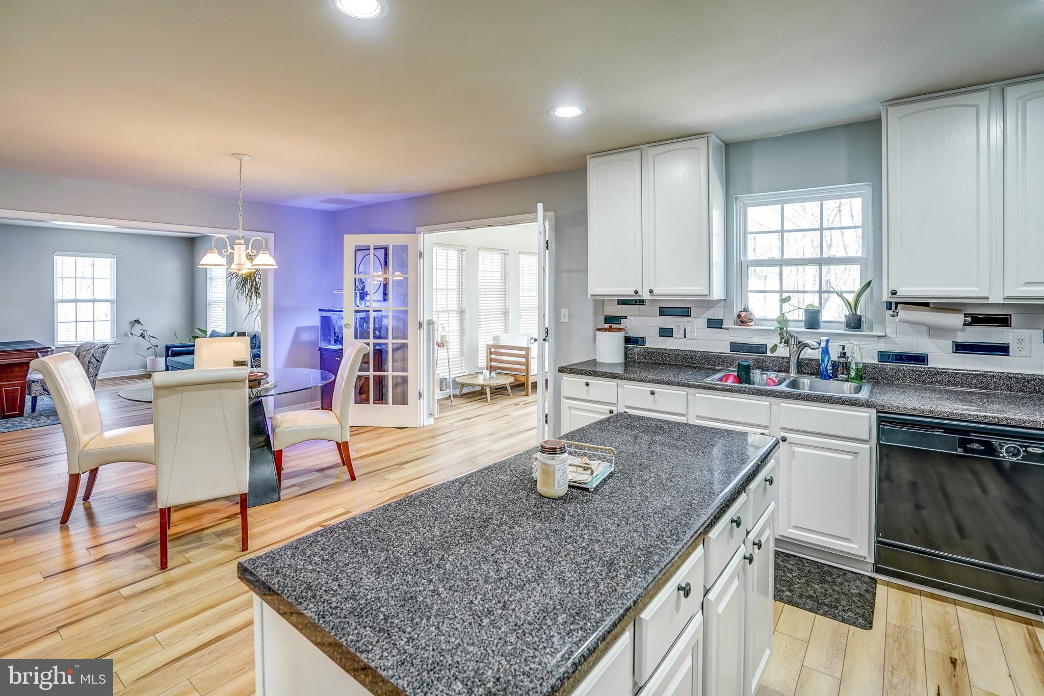 LAKE SIDE - Residential