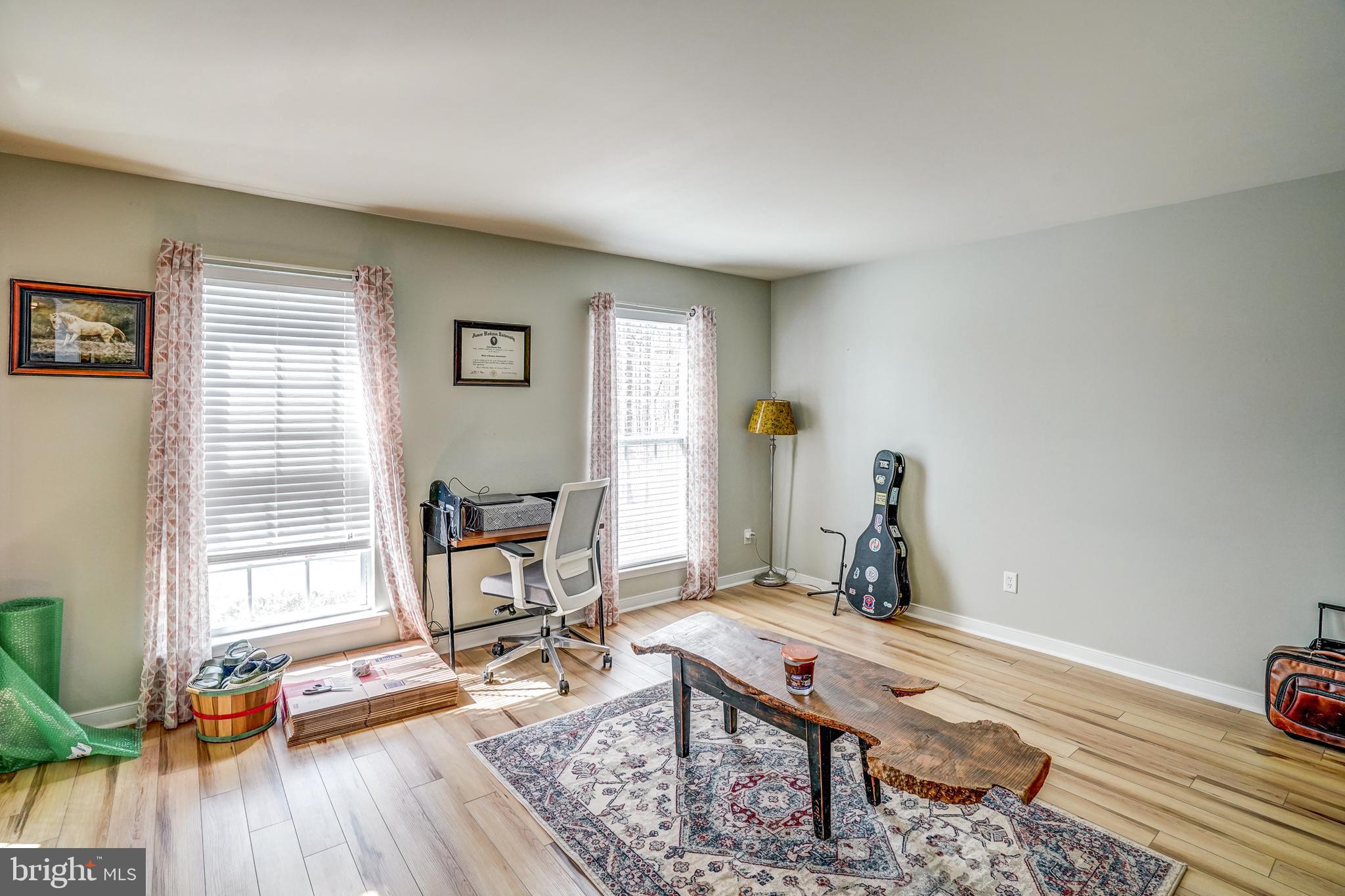 LAKE SIDE - Residential