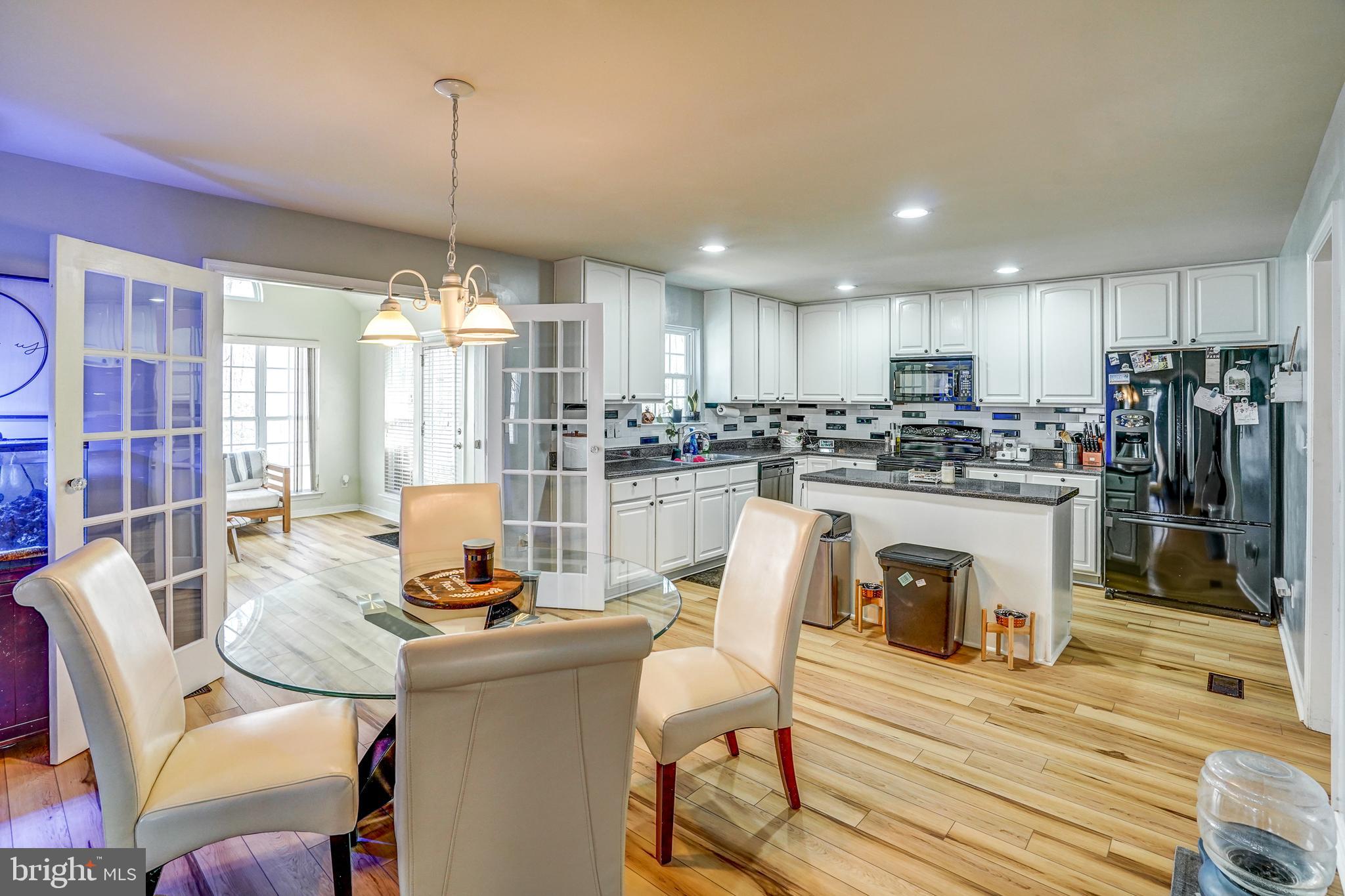 LAKE SIDE - Residential