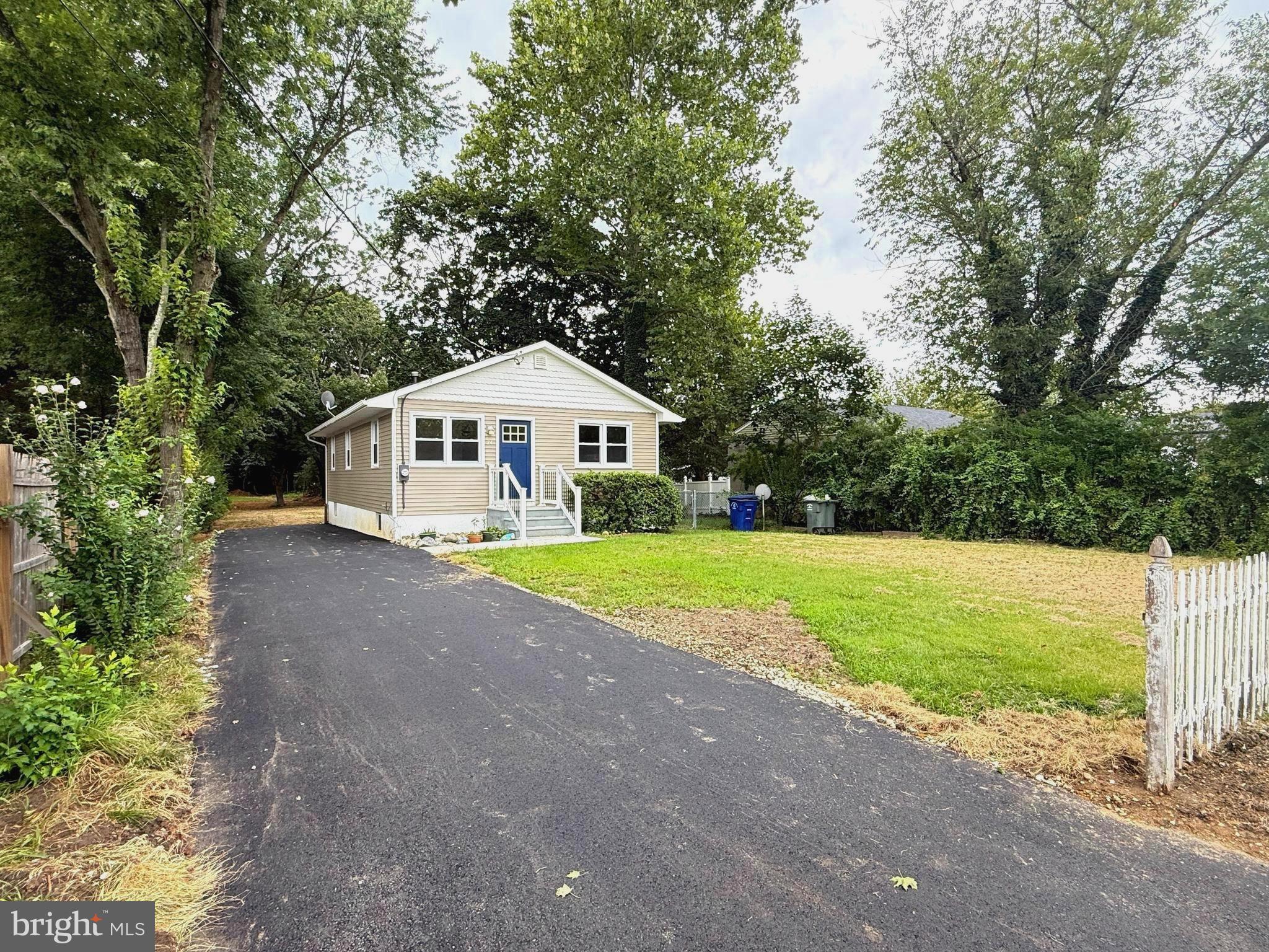 24 WOODLAND AVENUE