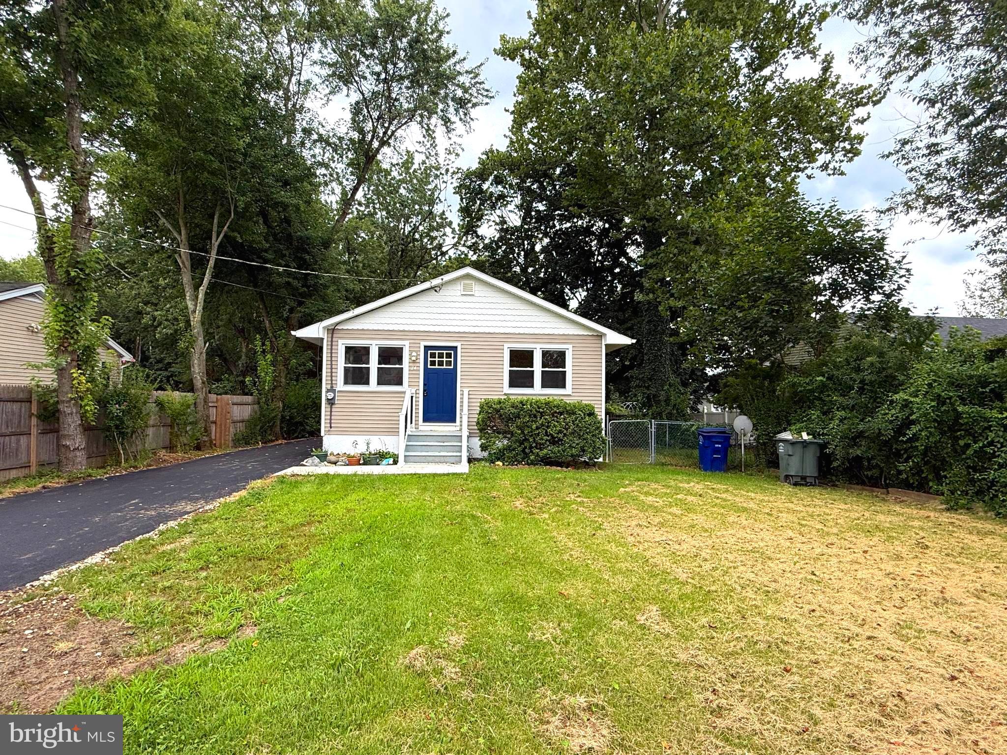 24 WOODLAND AVENUE