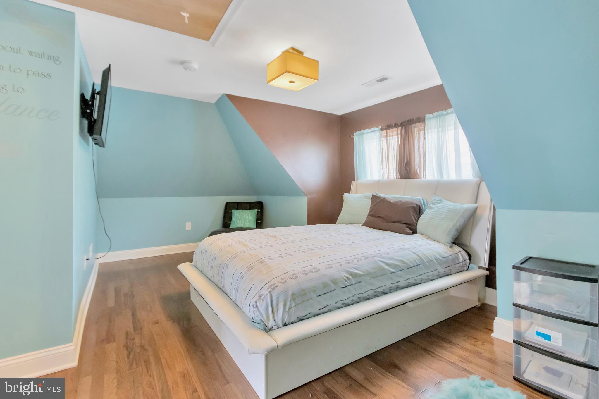 RADNOR WINSTON - Residential