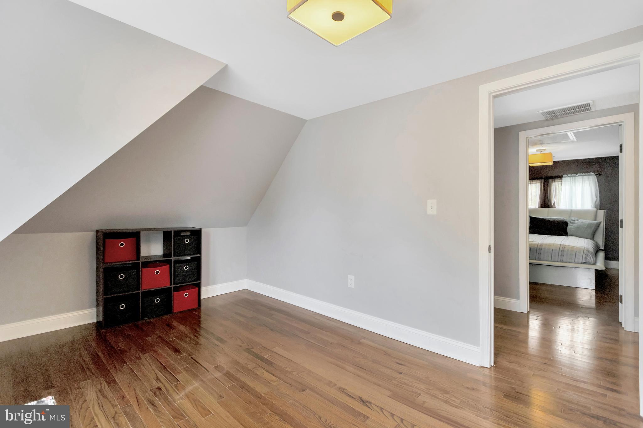 RADNOR WINSTON - Residential