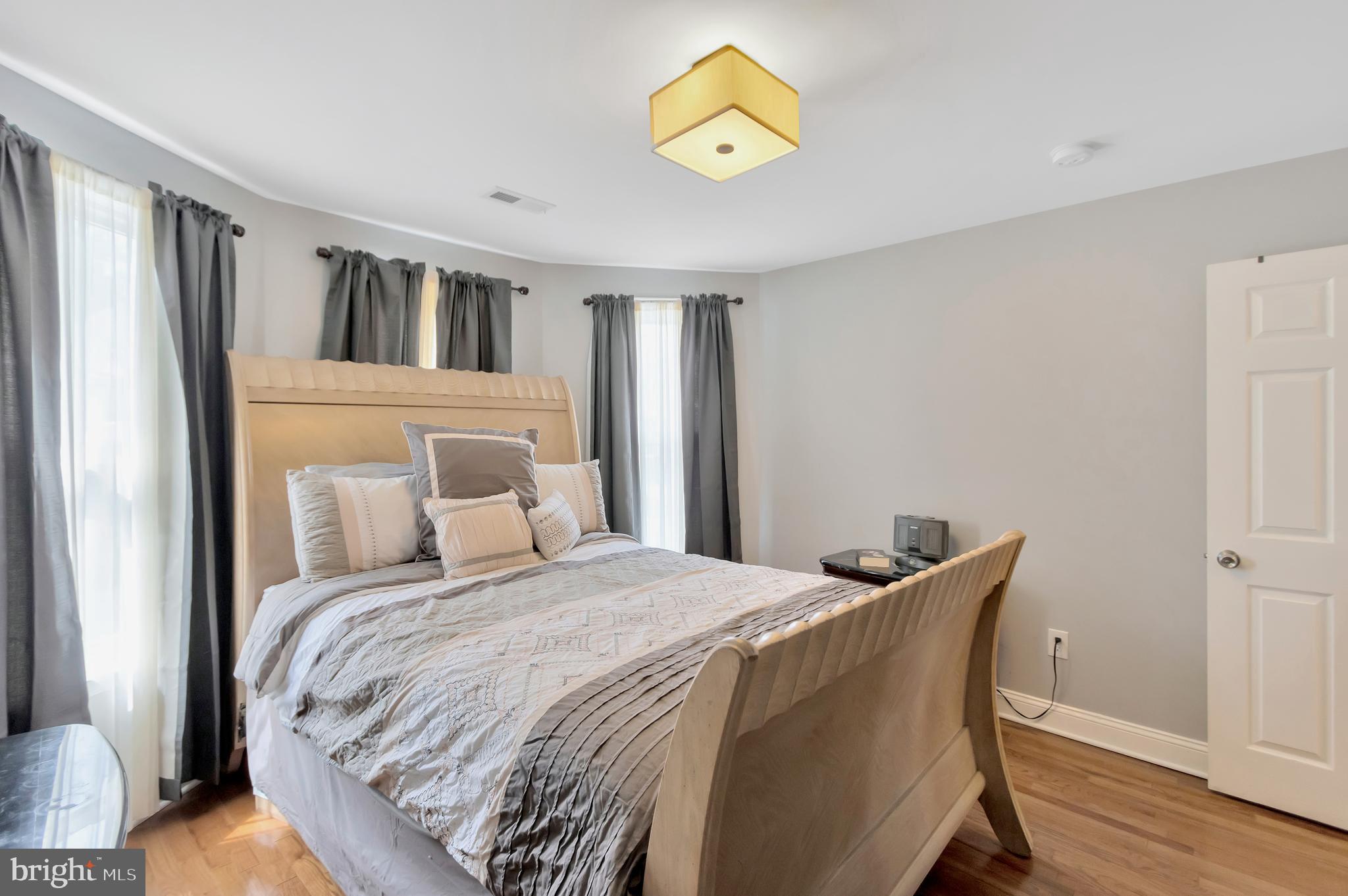 RADNOR WINSTON - Residential