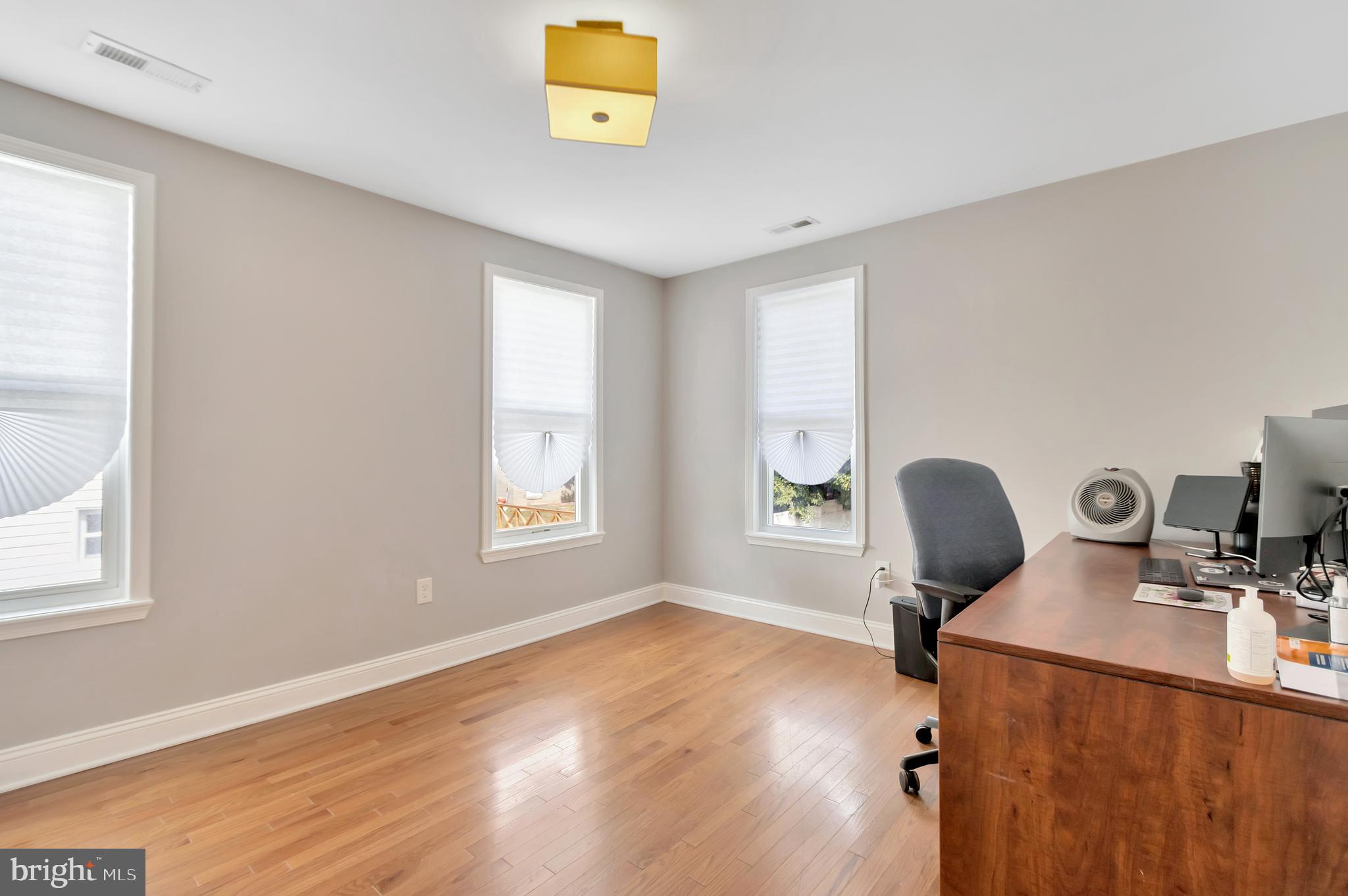 RADNOR WINSTON - Residential