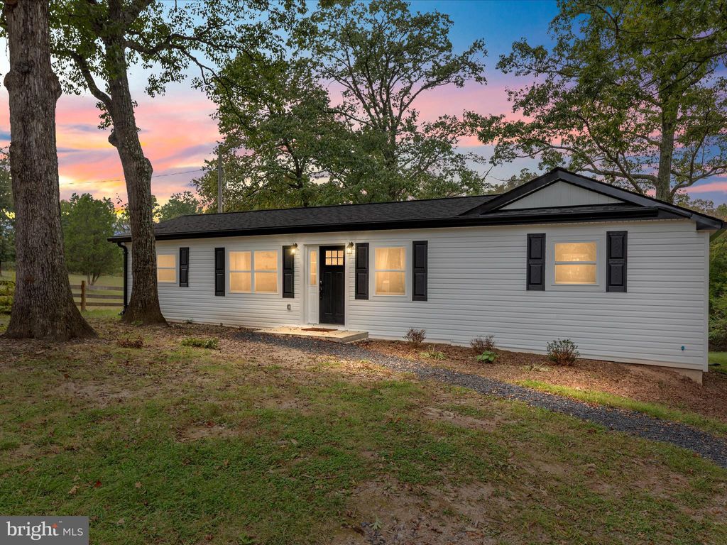Photo of 790 Mcdonald Road, WINCHESTER, VA 22602 (MLS # VAFV2037150)