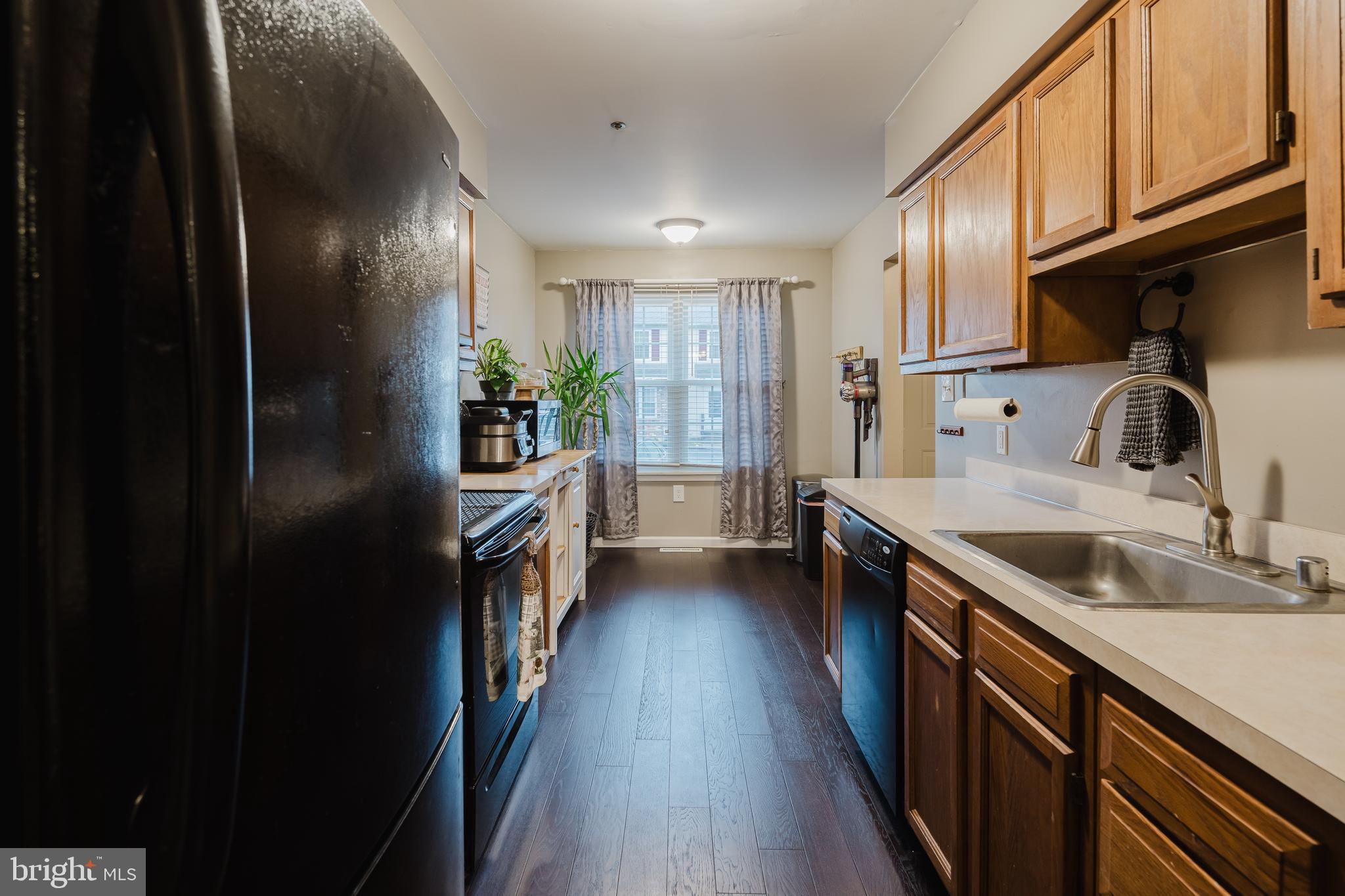 STONES THROW - Residential