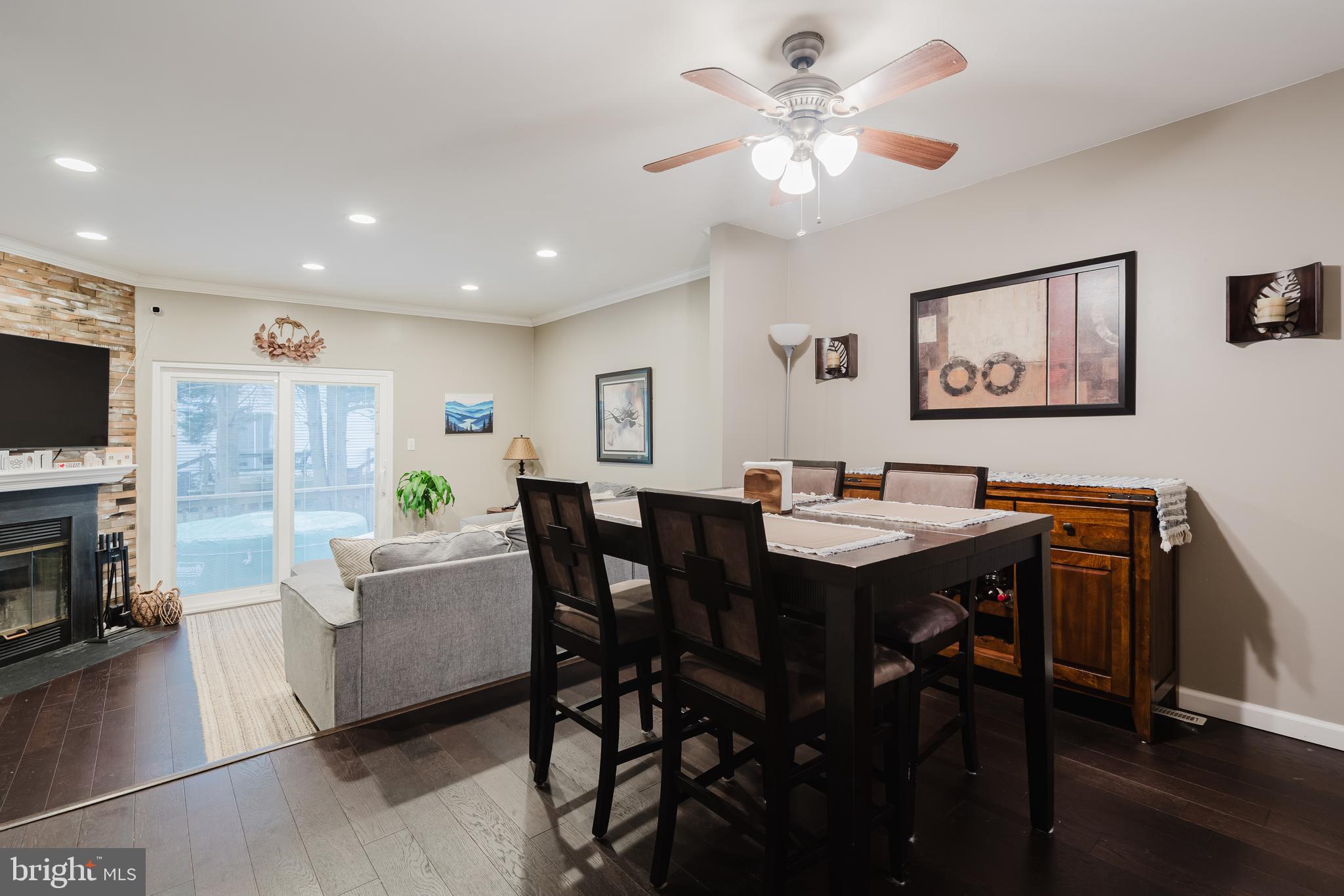 STONES THROW - Residential