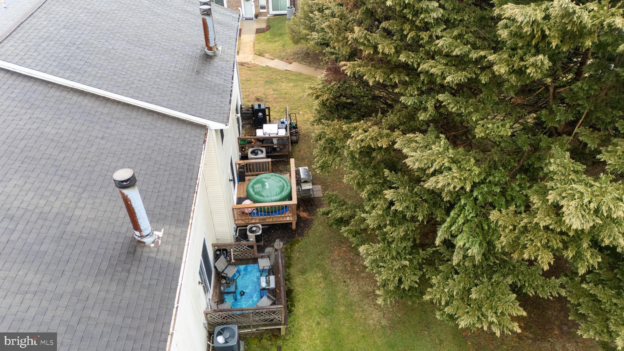 STONES THROW - Residential