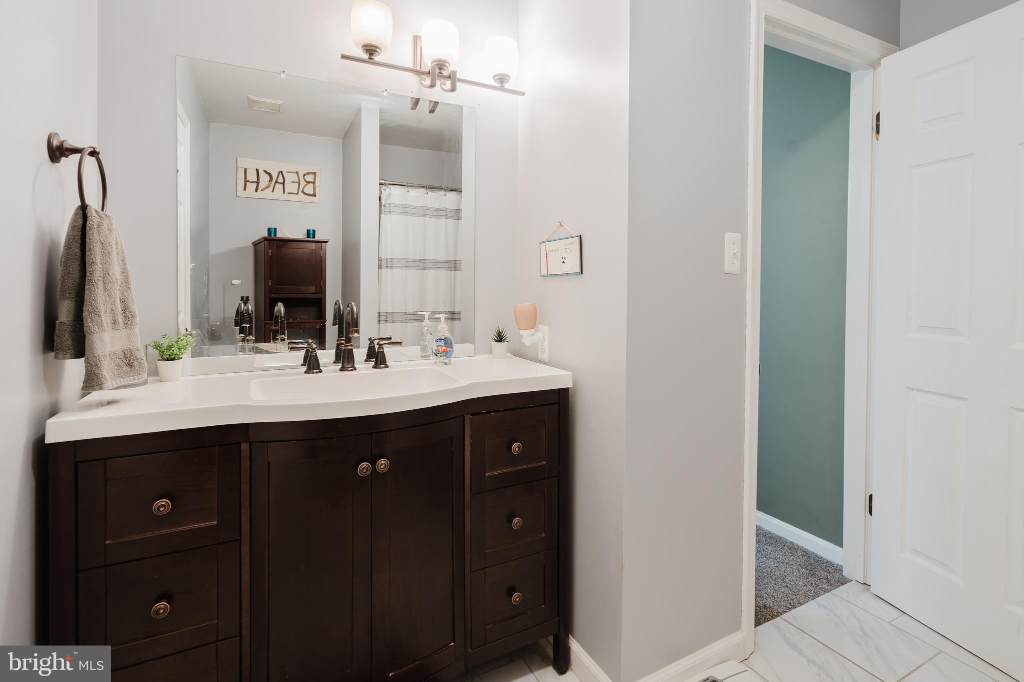 STONES THROW - Residential