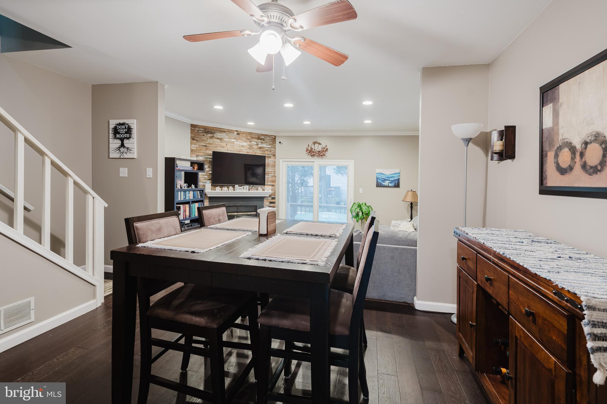 STONES THROW - Residential