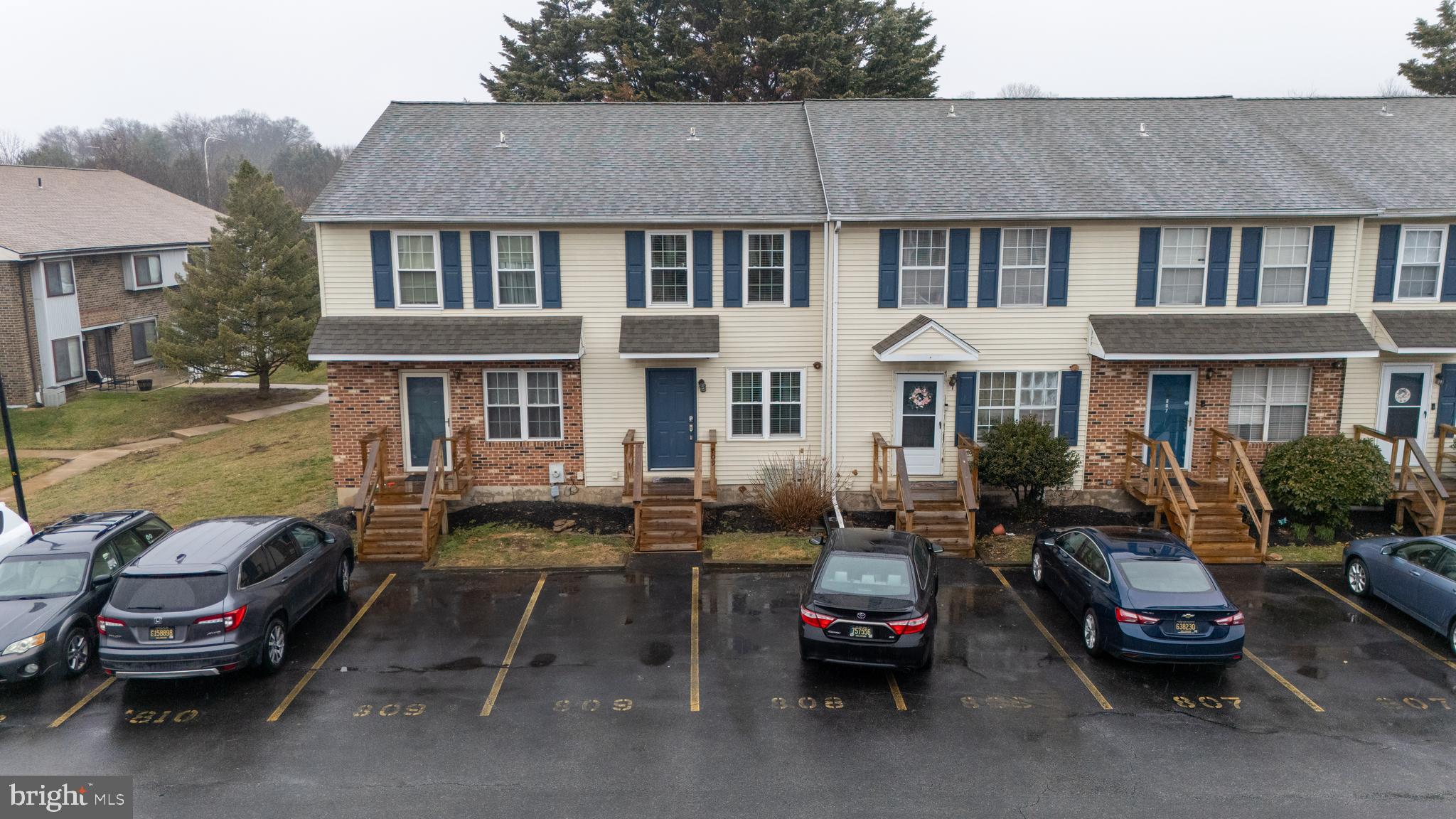 STONES THROW - Residential