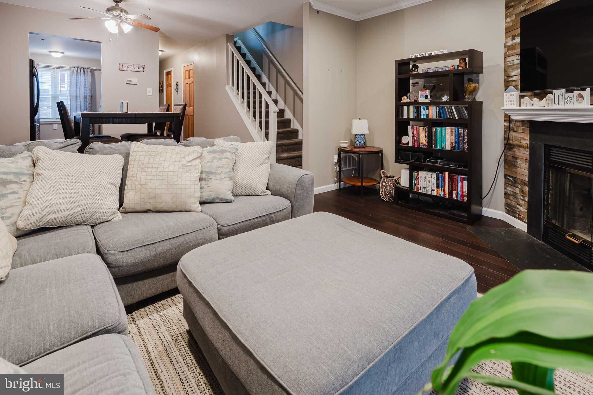 STONES THROW - Residential