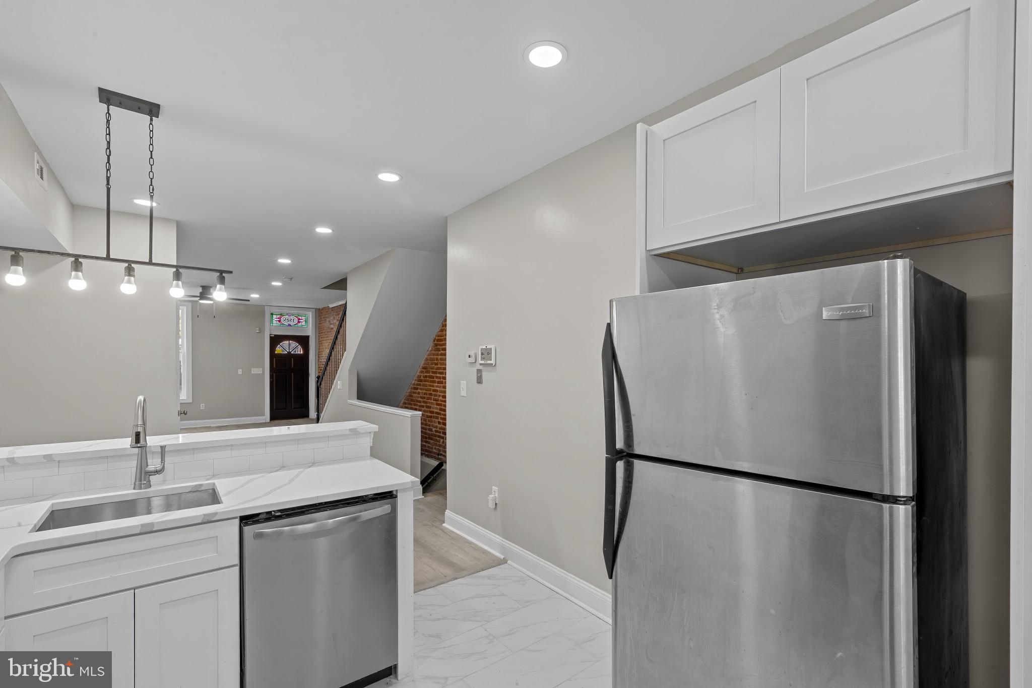 HOLLINS MARKET - Residential