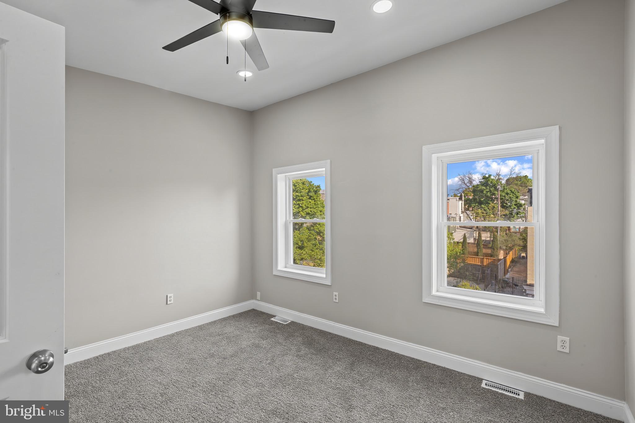 HOLLINS MARKET - Residential