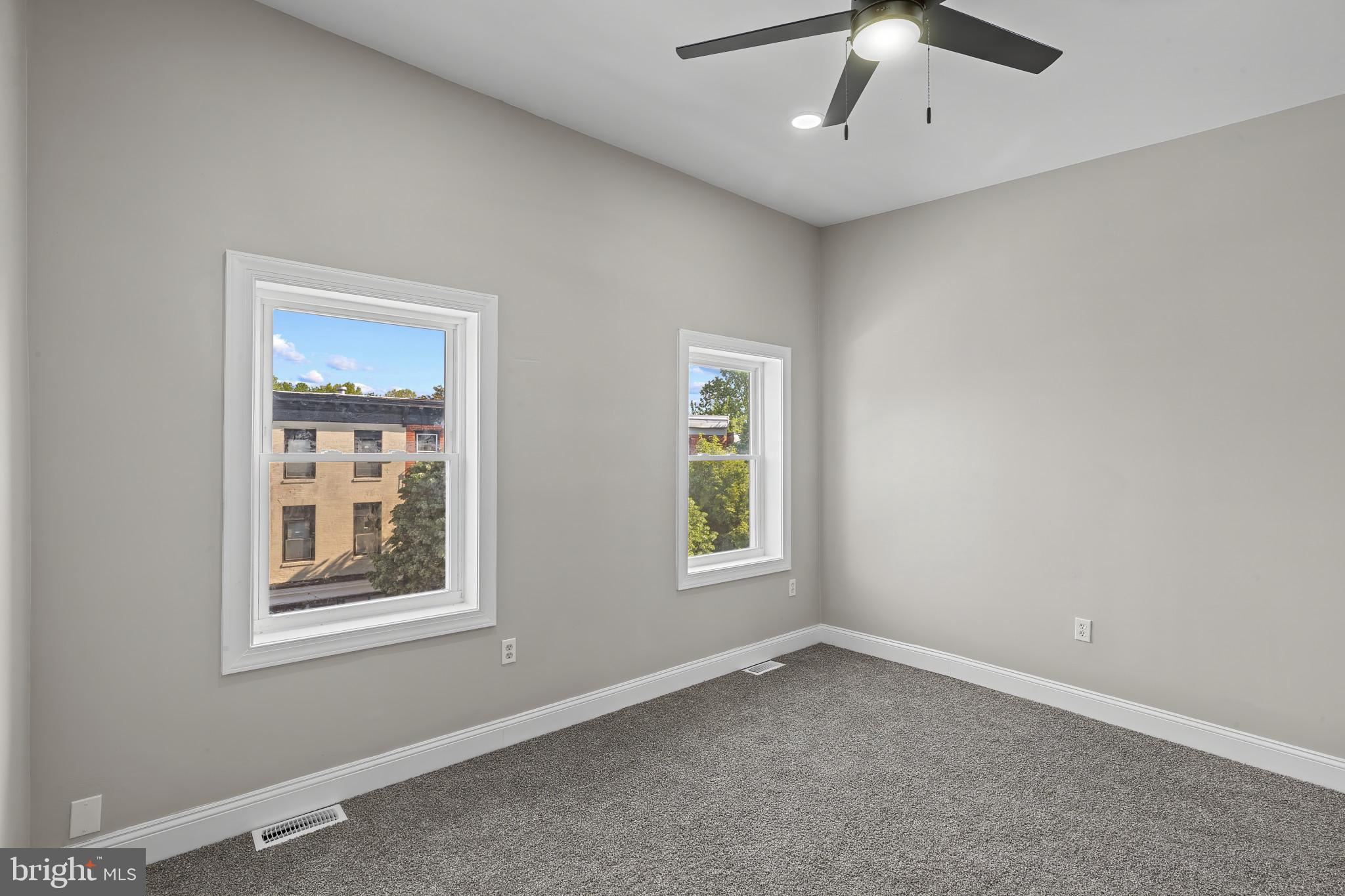 HOLLINS MARKET - Residential