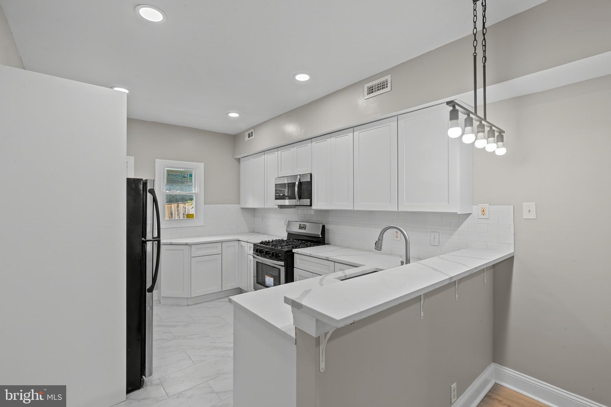 HOLLINS MARKET - Residential