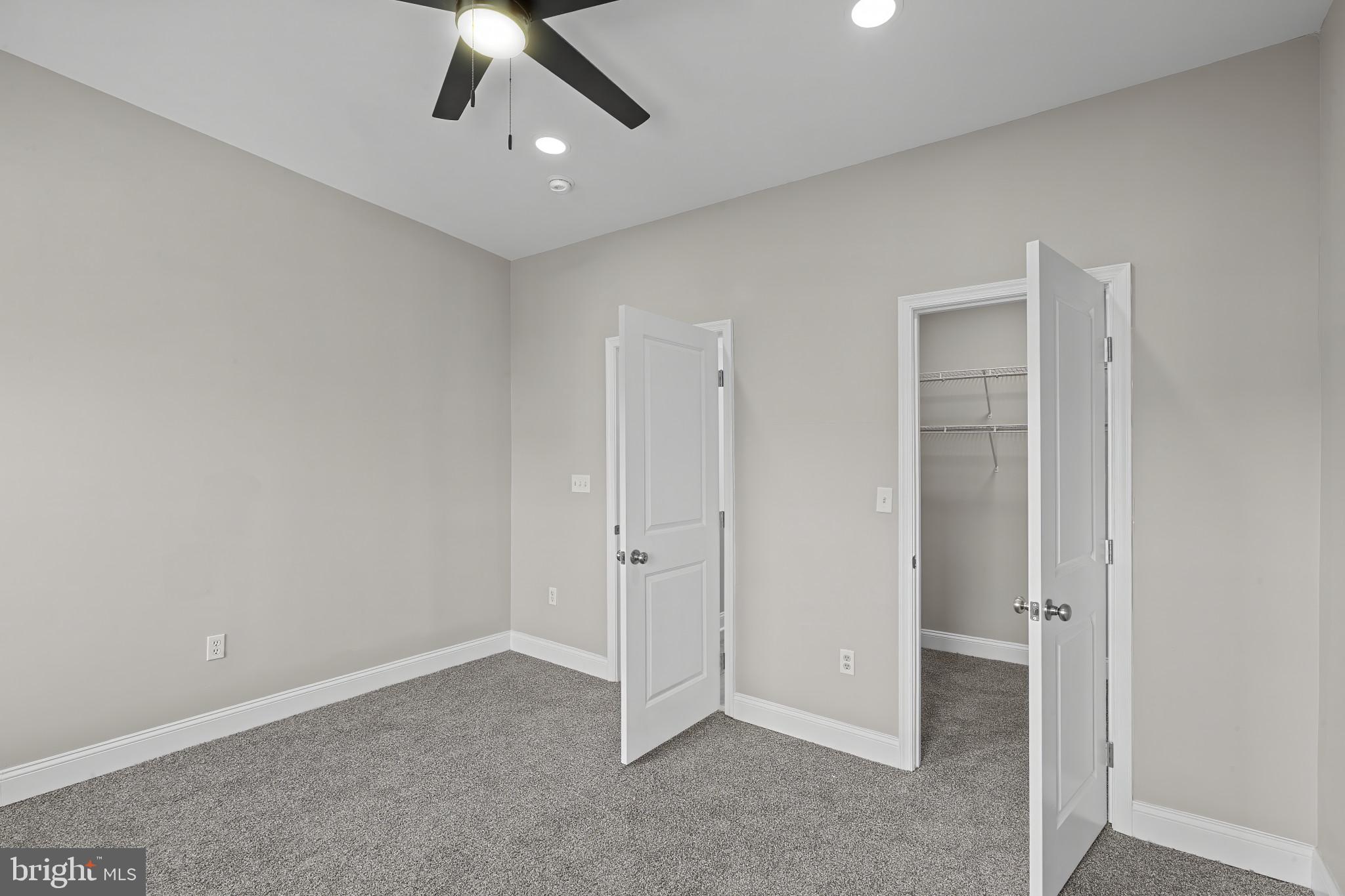 HOLLINS MARKET - Residential