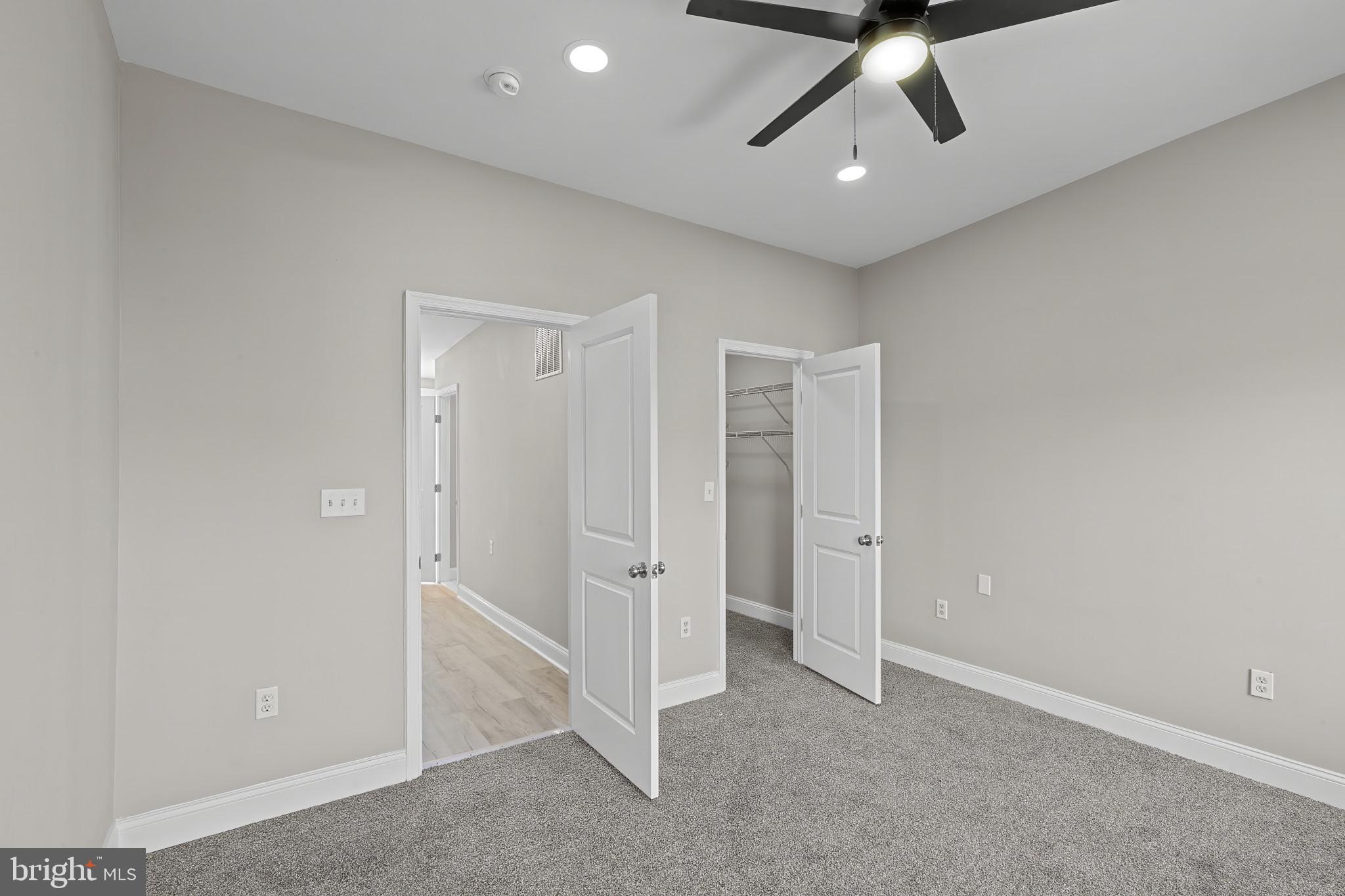 HOLLINS MARKET - Residential