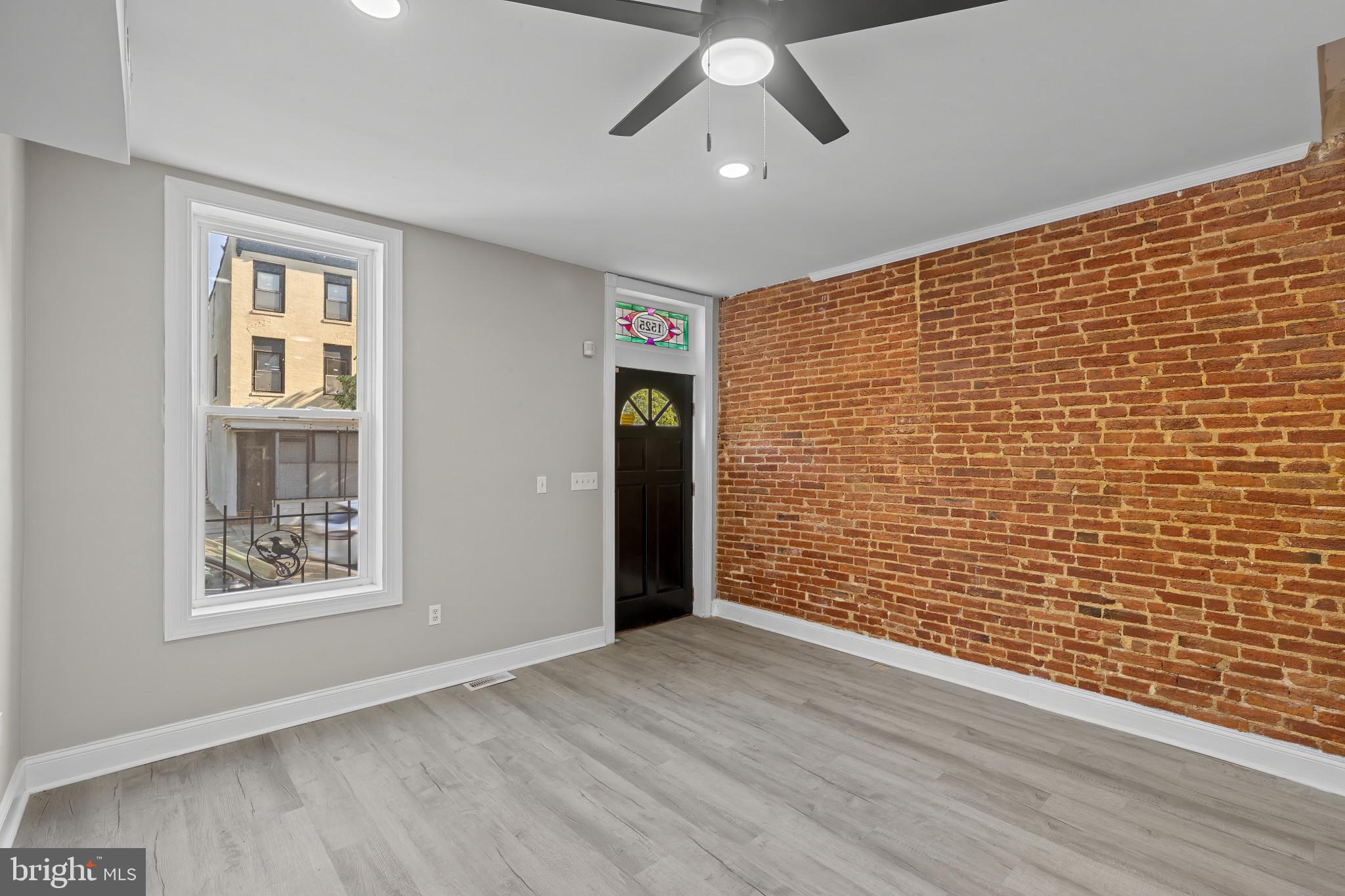 HOLLINS MARKET - Residential