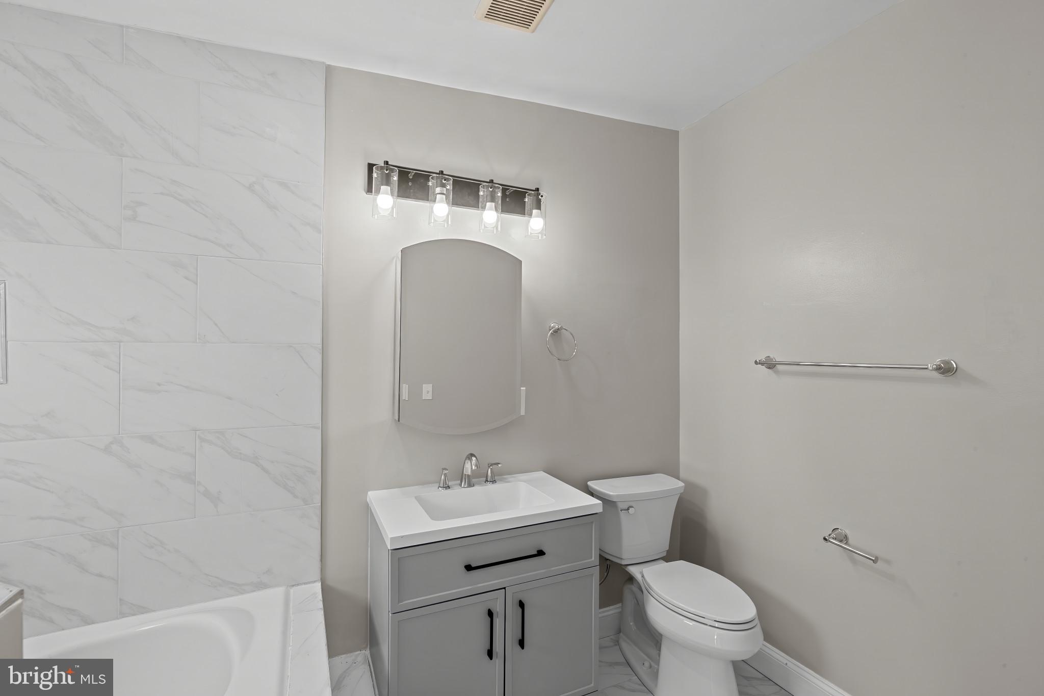 HOLLINS MARKET - Residential