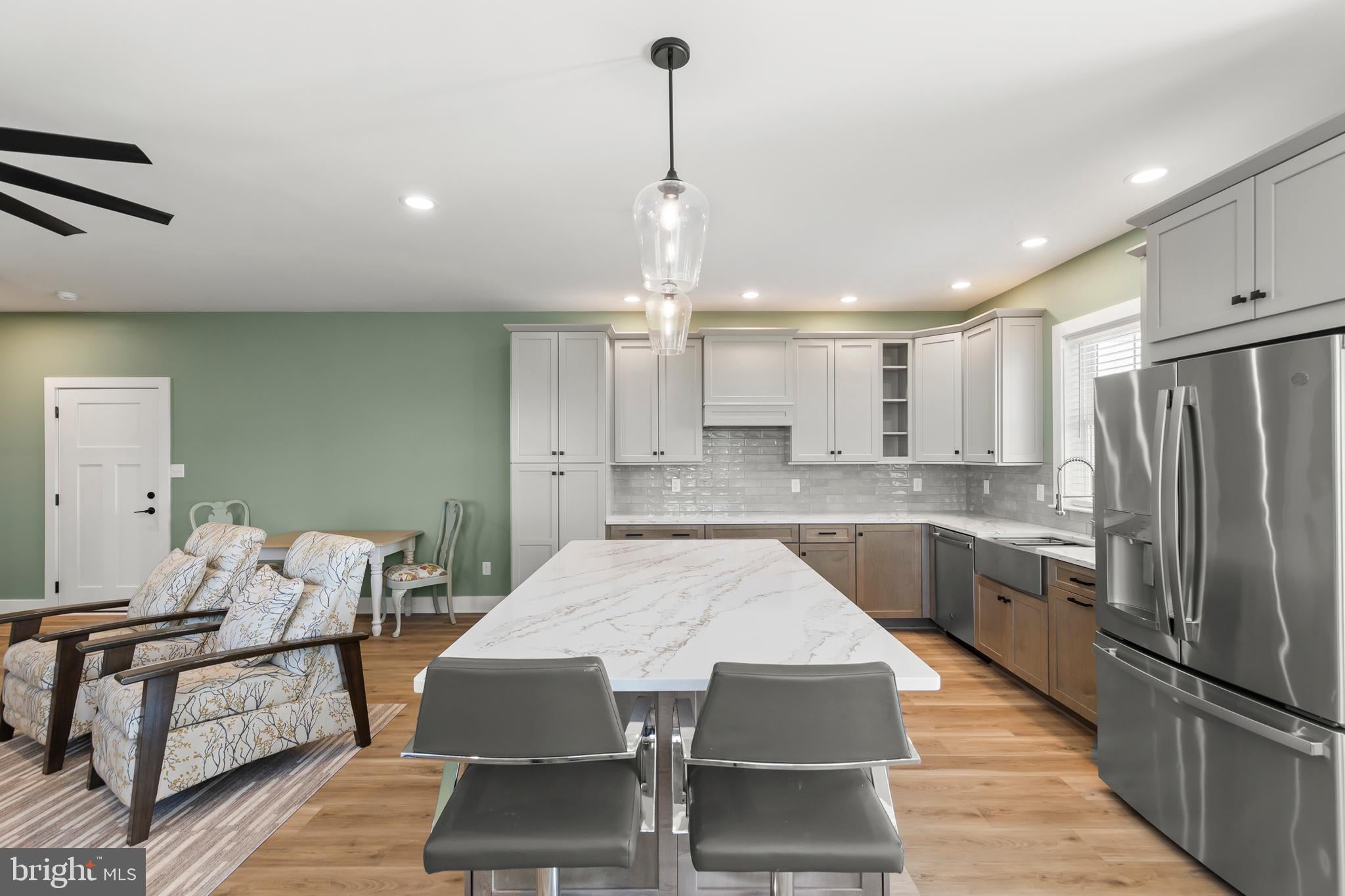 111 POMME CIRCLE