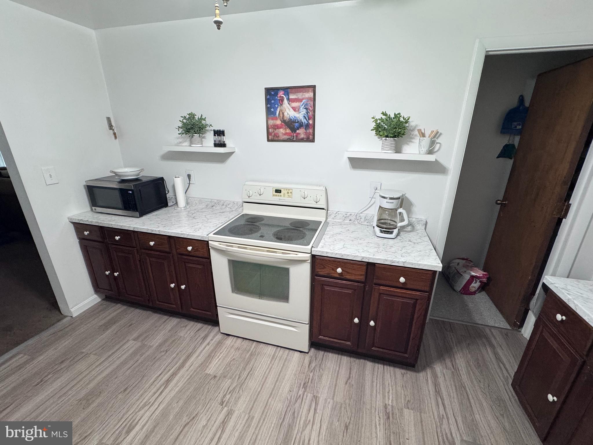 7143 RACE ROAD