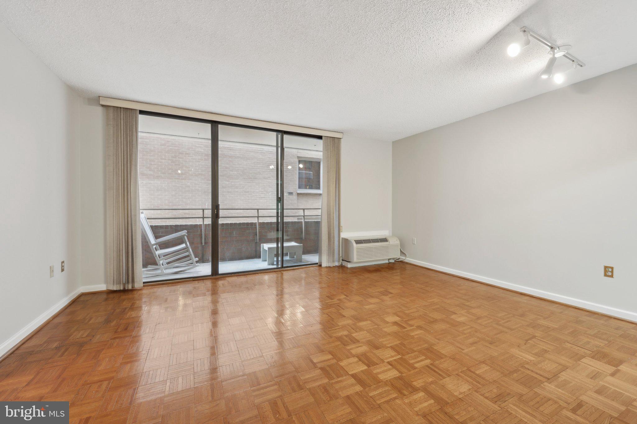 2141 P STREET NW 401