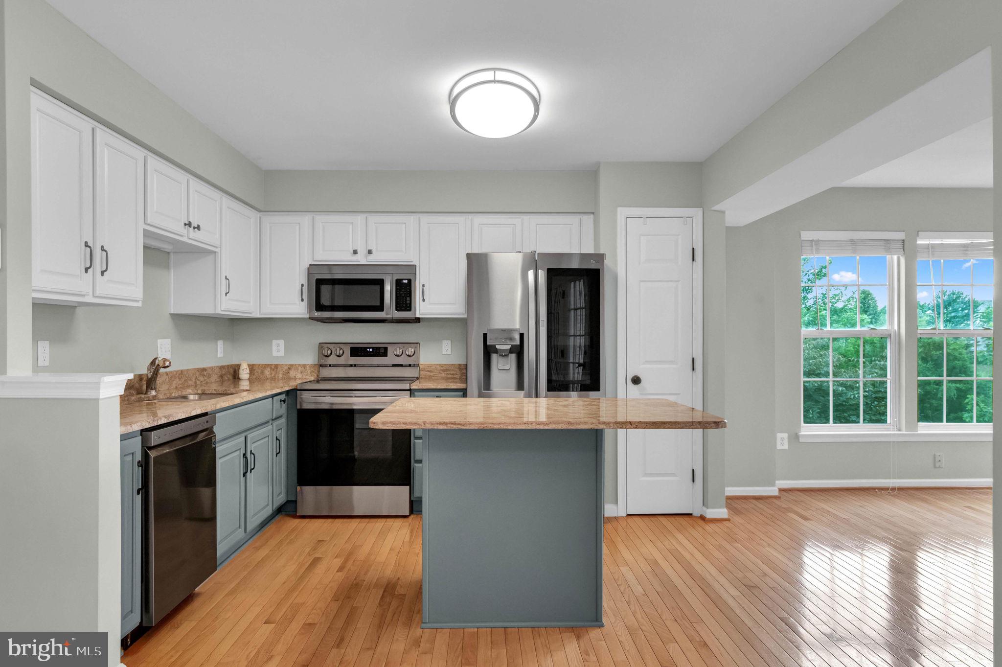 STRATFORD - Residential