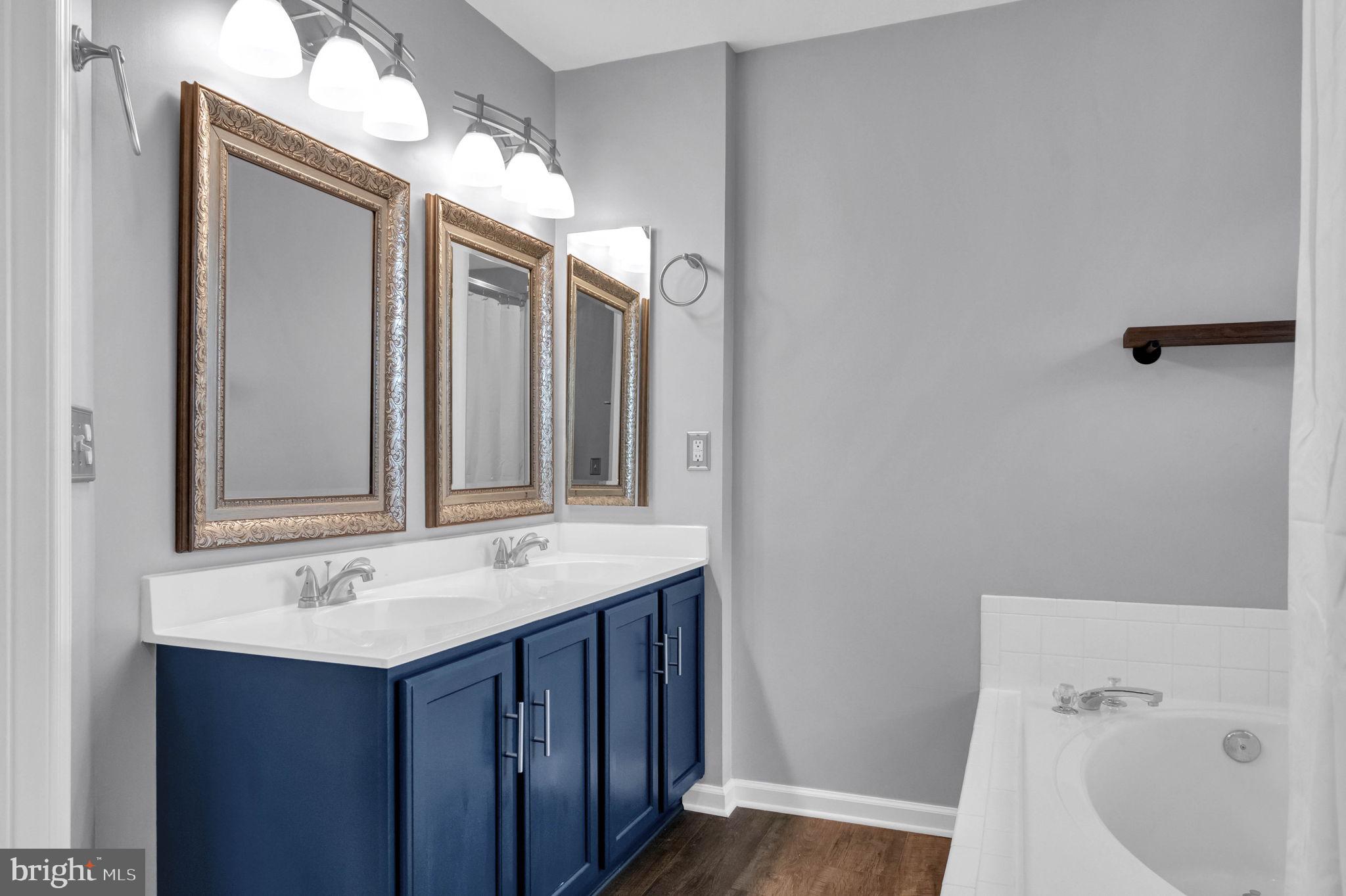 STRATFORD - Residential