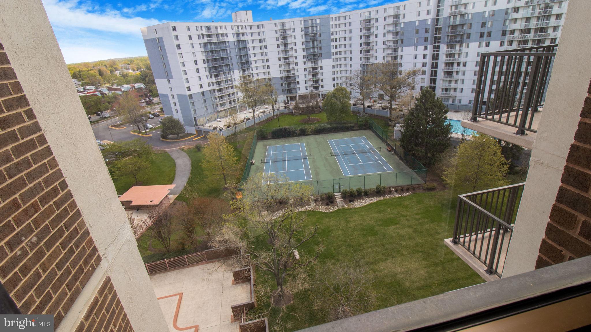 MCLEAN HOUSE NORTH - Residential