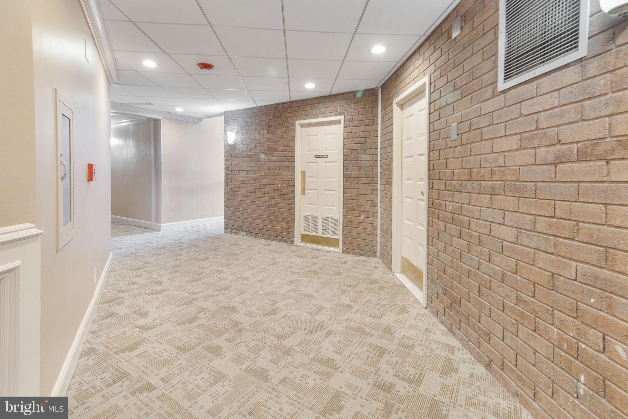 MCLEAN HOUSE NORTH - Residential