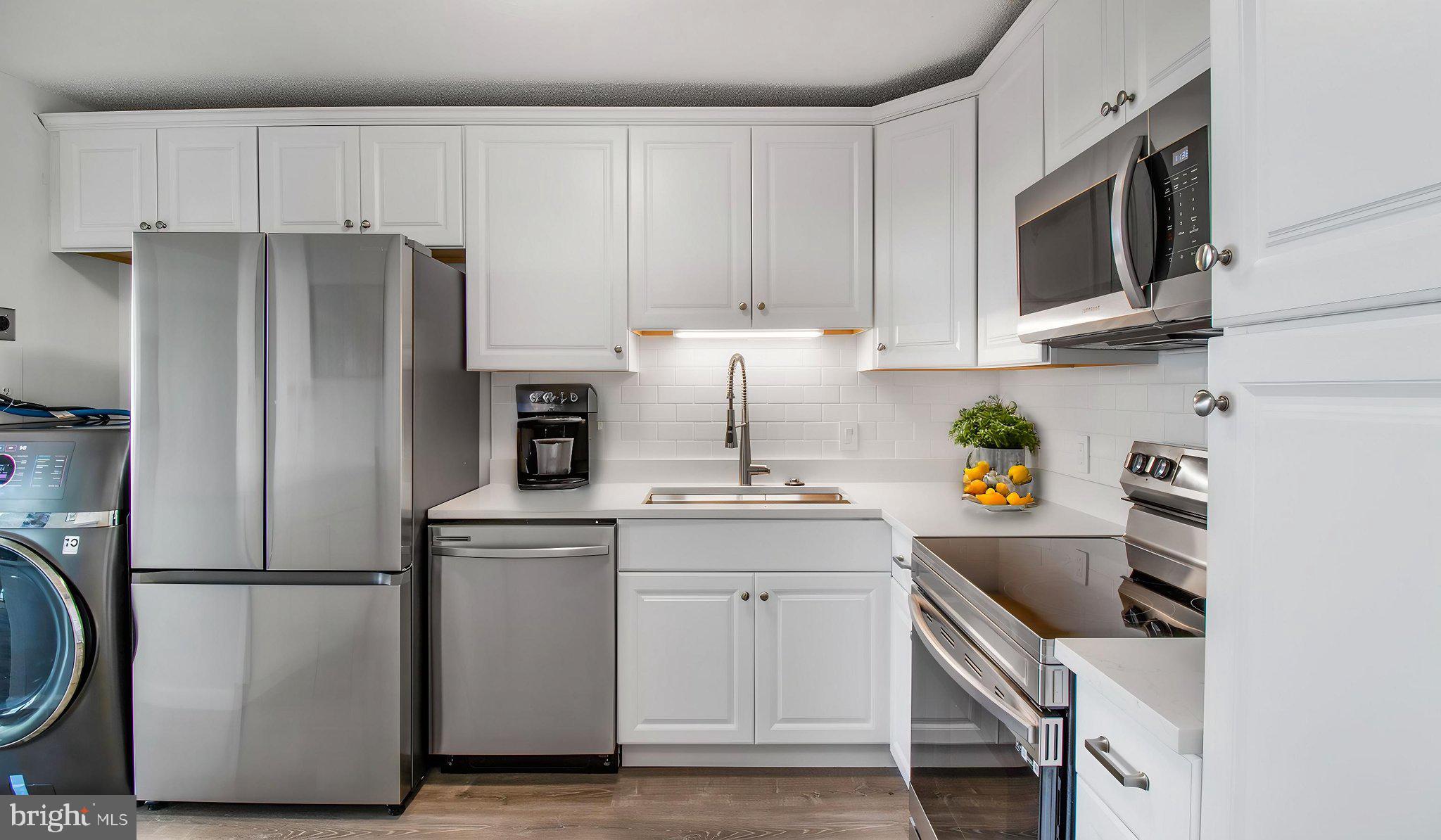 MCLEAN HOUSE NORTH - Residential