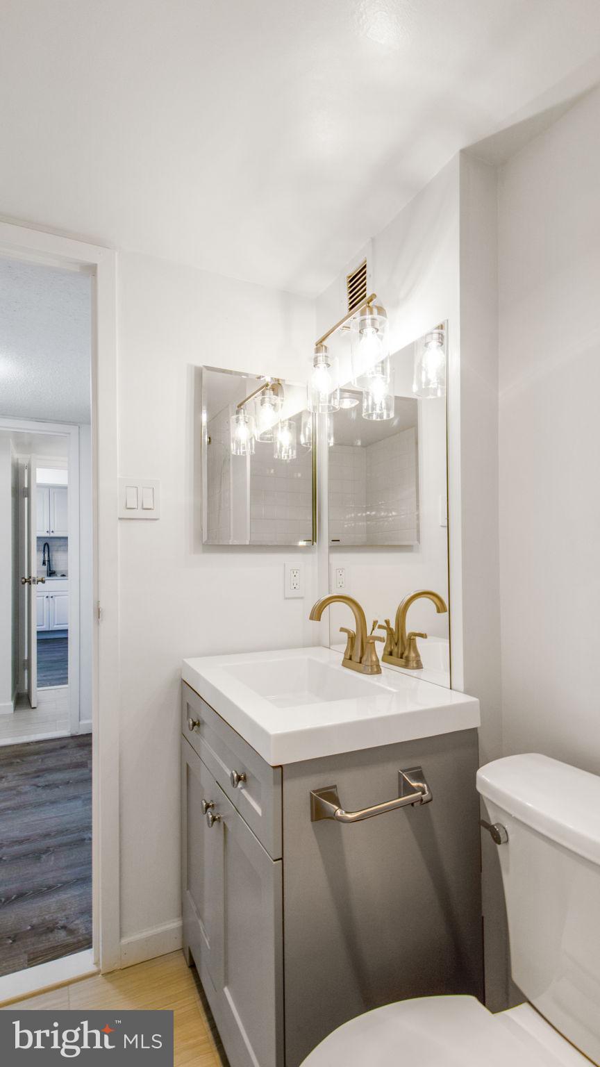 MCLEAN HOUSE NORTH - Residential