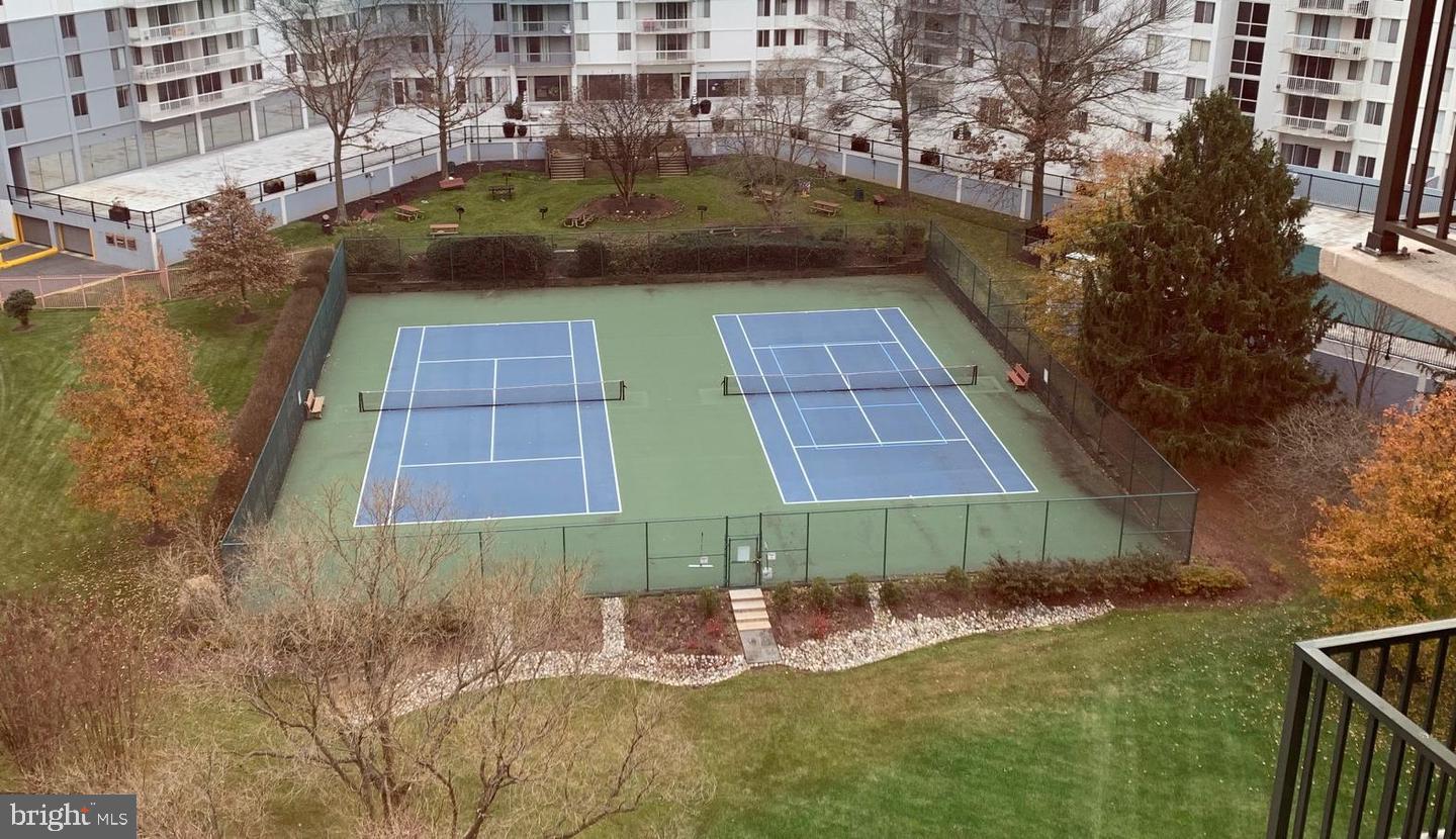 MCLEAN HOUSE NORTH - Residential