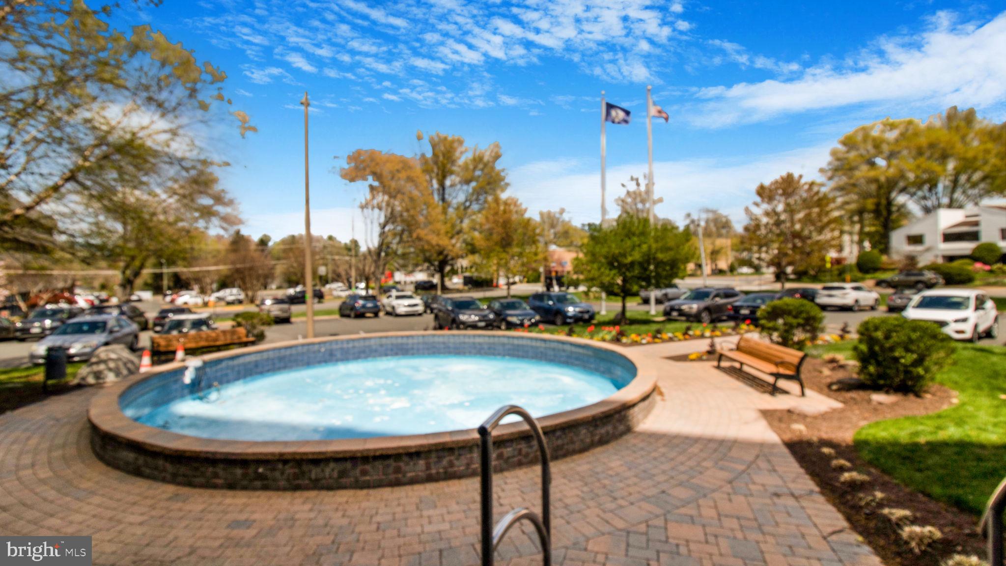 MCLEAN HOUSE NORTH - Residential