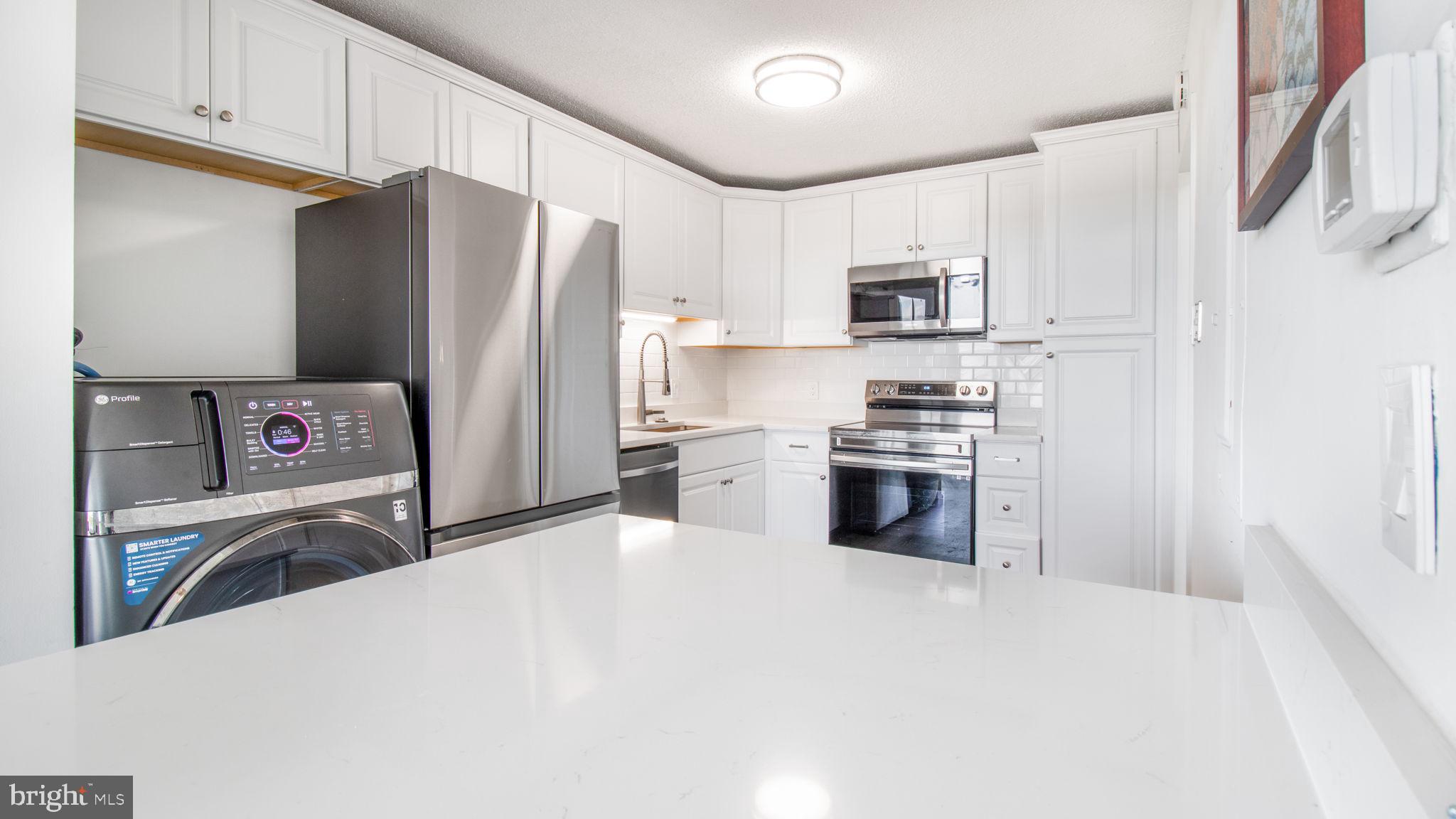 MCLEAN HOUSE NORTH - Residential