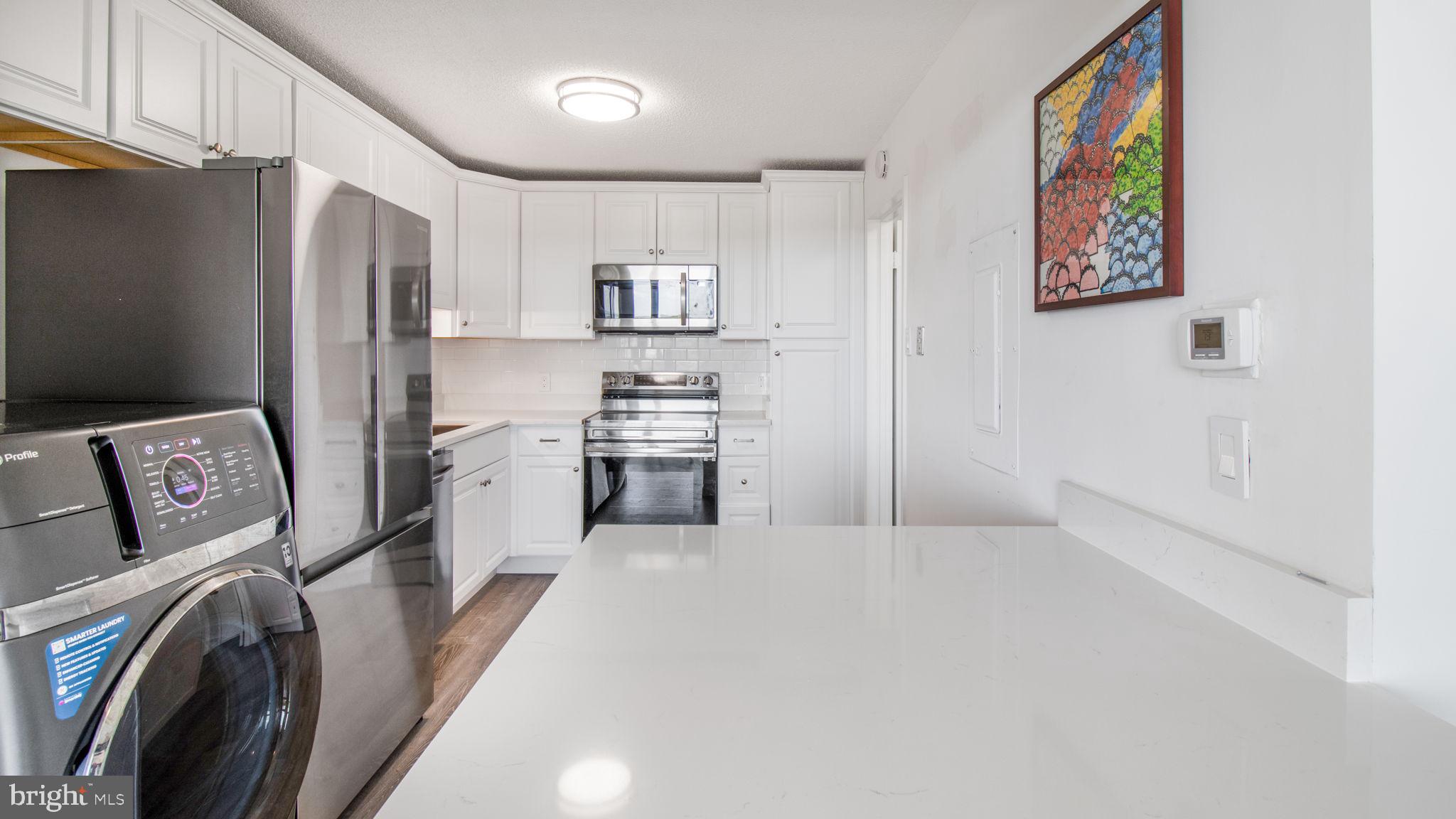 MCLEAN HOUSE NORTH - Residential