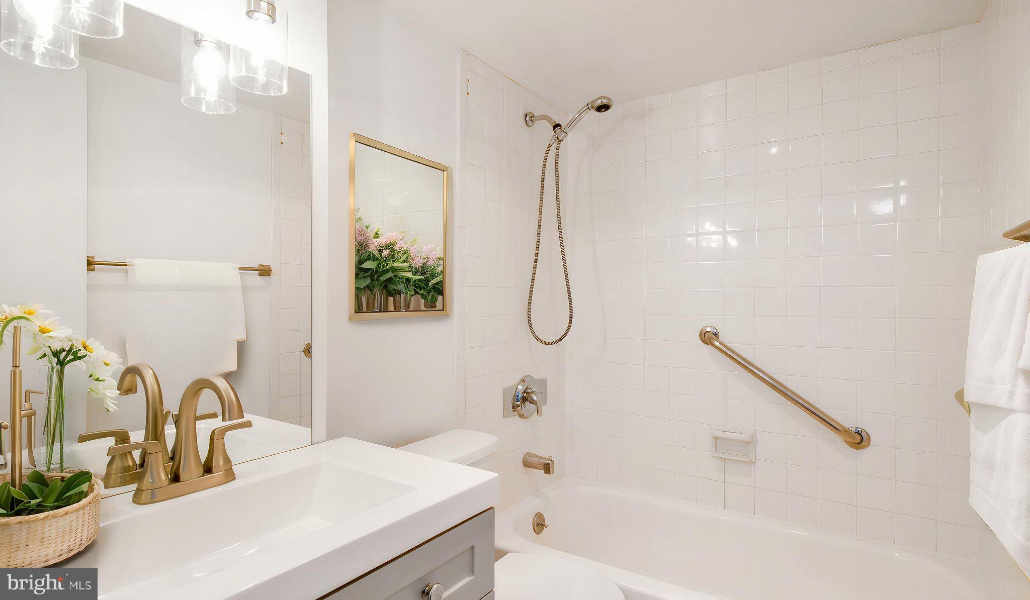 MCLEAN HOUSE NORTH - Residential