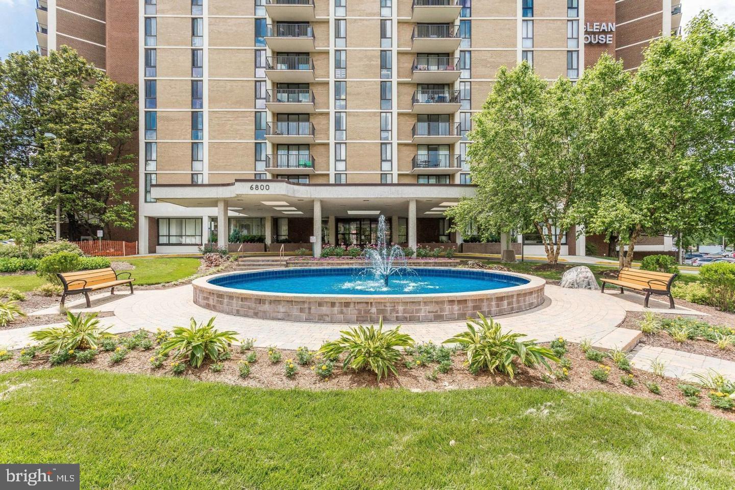 MCLEAN HOUSE NORTH - Residential