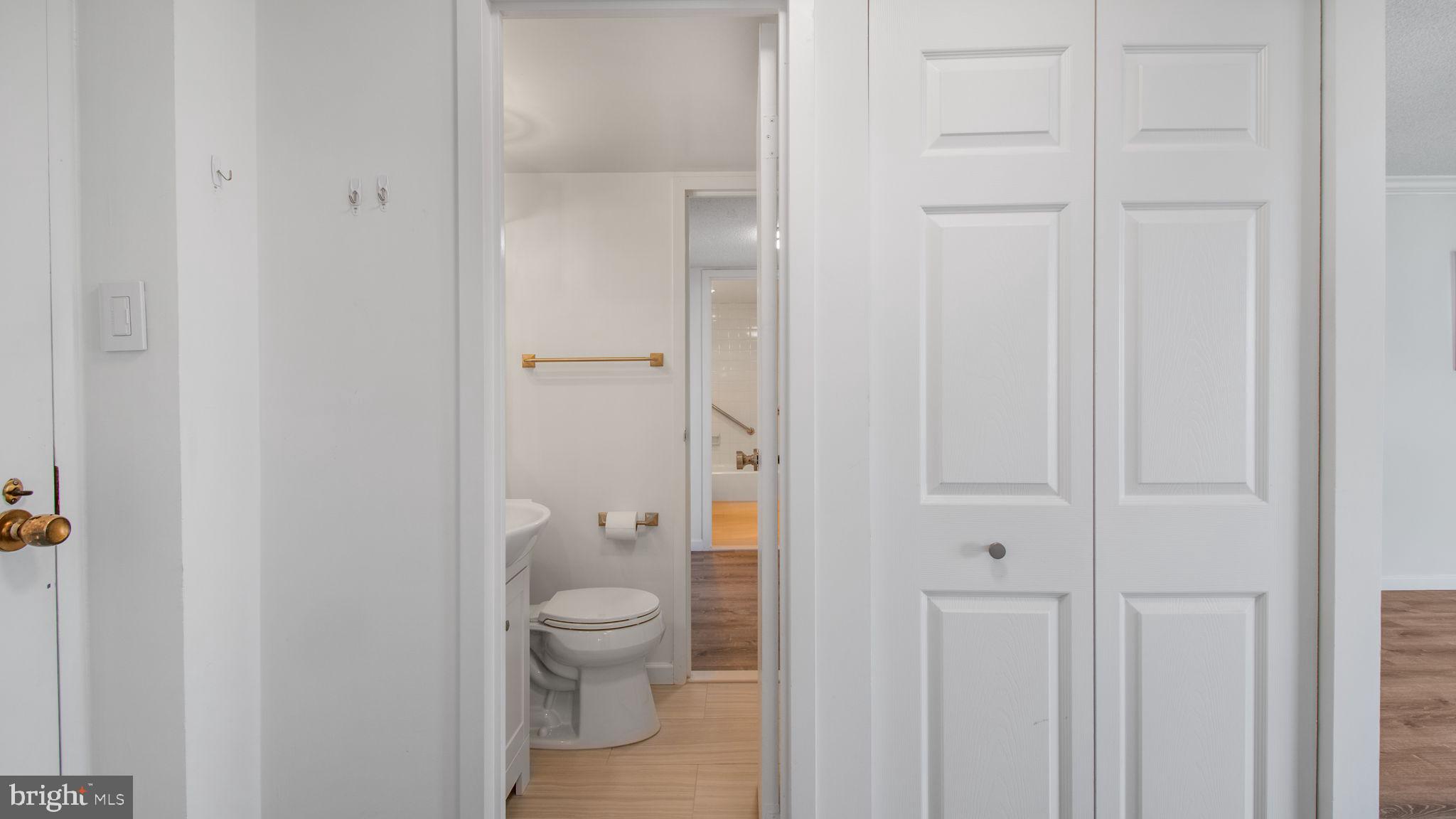 MCLEAN HOUSE NORTH - Residential