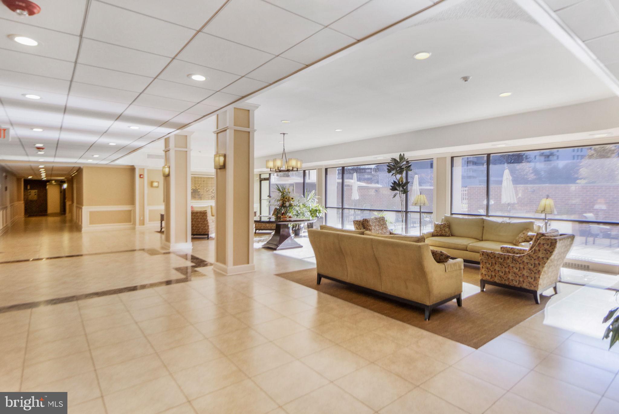 MCLEAN HOUSE NORTH - Residential