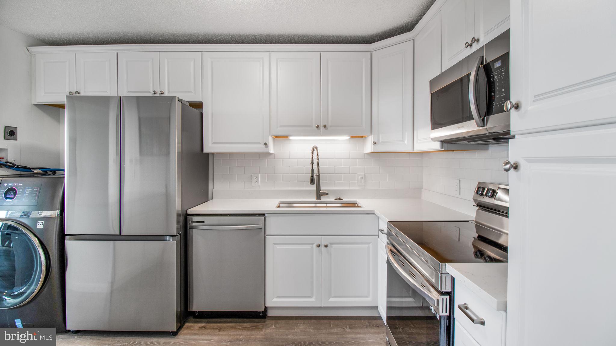 MCLEAN HOUSE NORTH - Residential