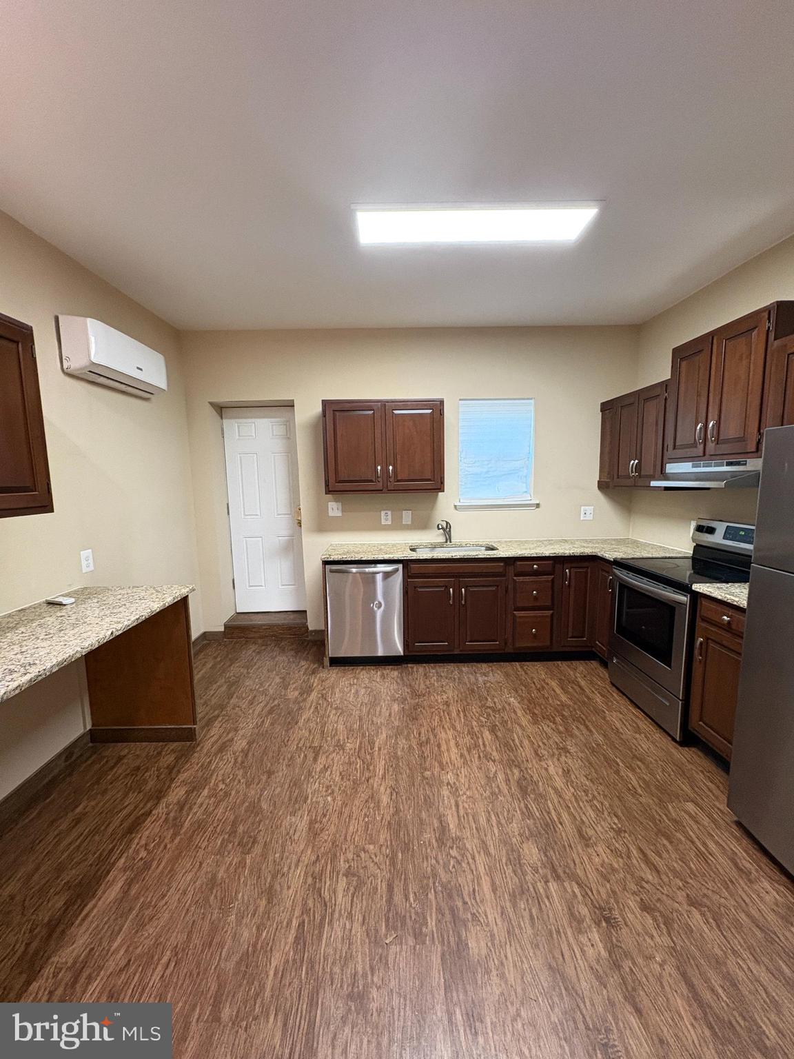 BROADWAY EAST - Residential Lease