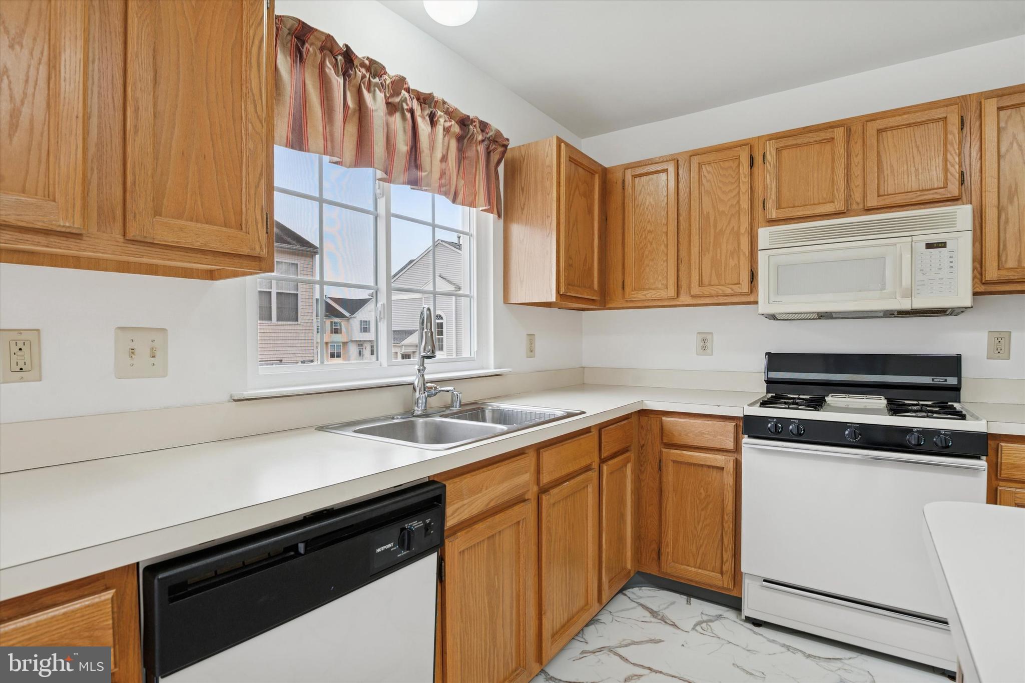 BROOKFIELD - Residential