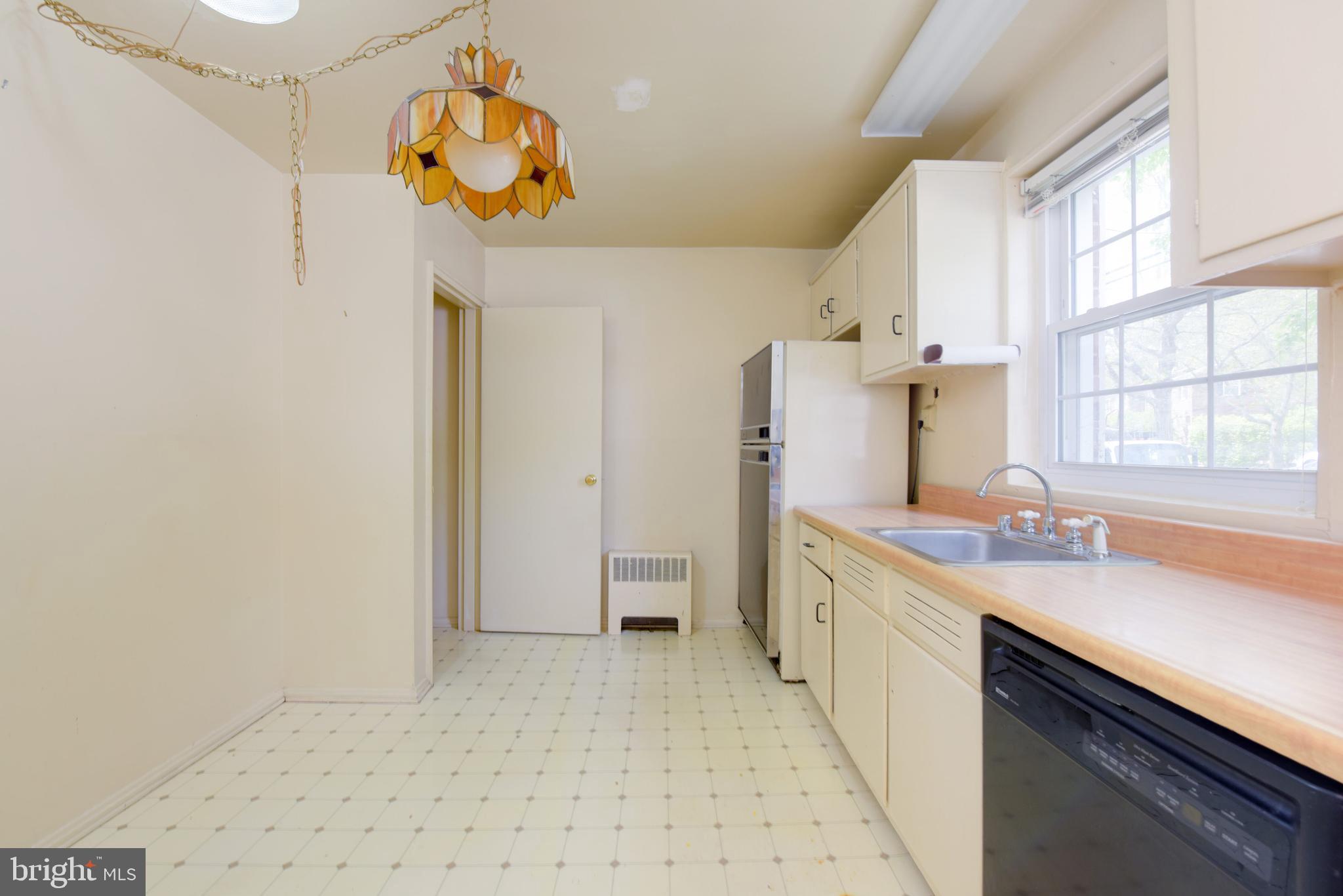 WARWICK VILLAGE - Residential