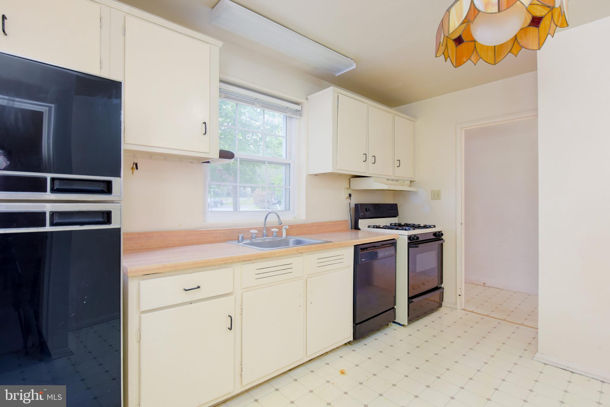 WARWICK VILLAGE - Residential