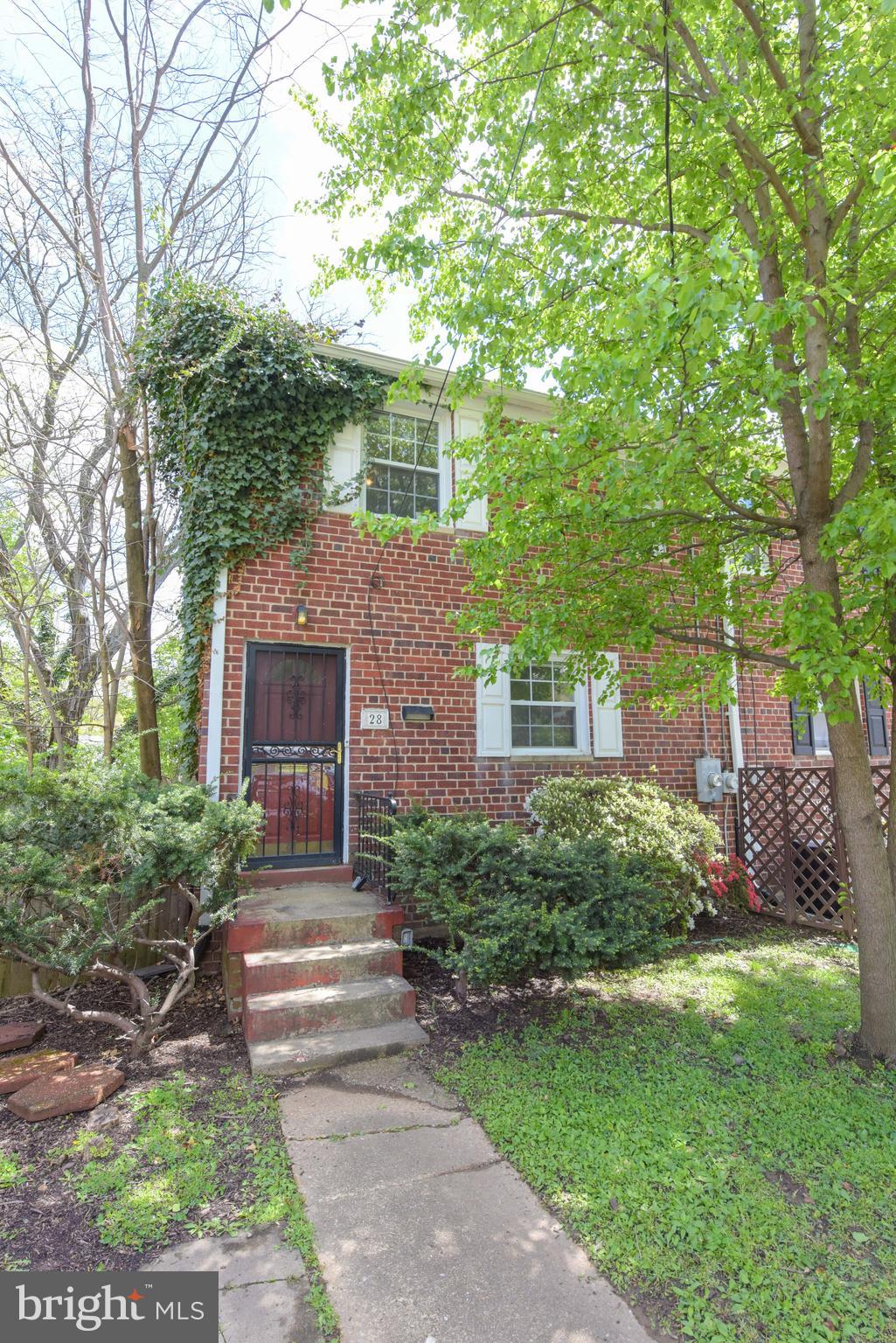 WARWICK VILLAGE - Residential