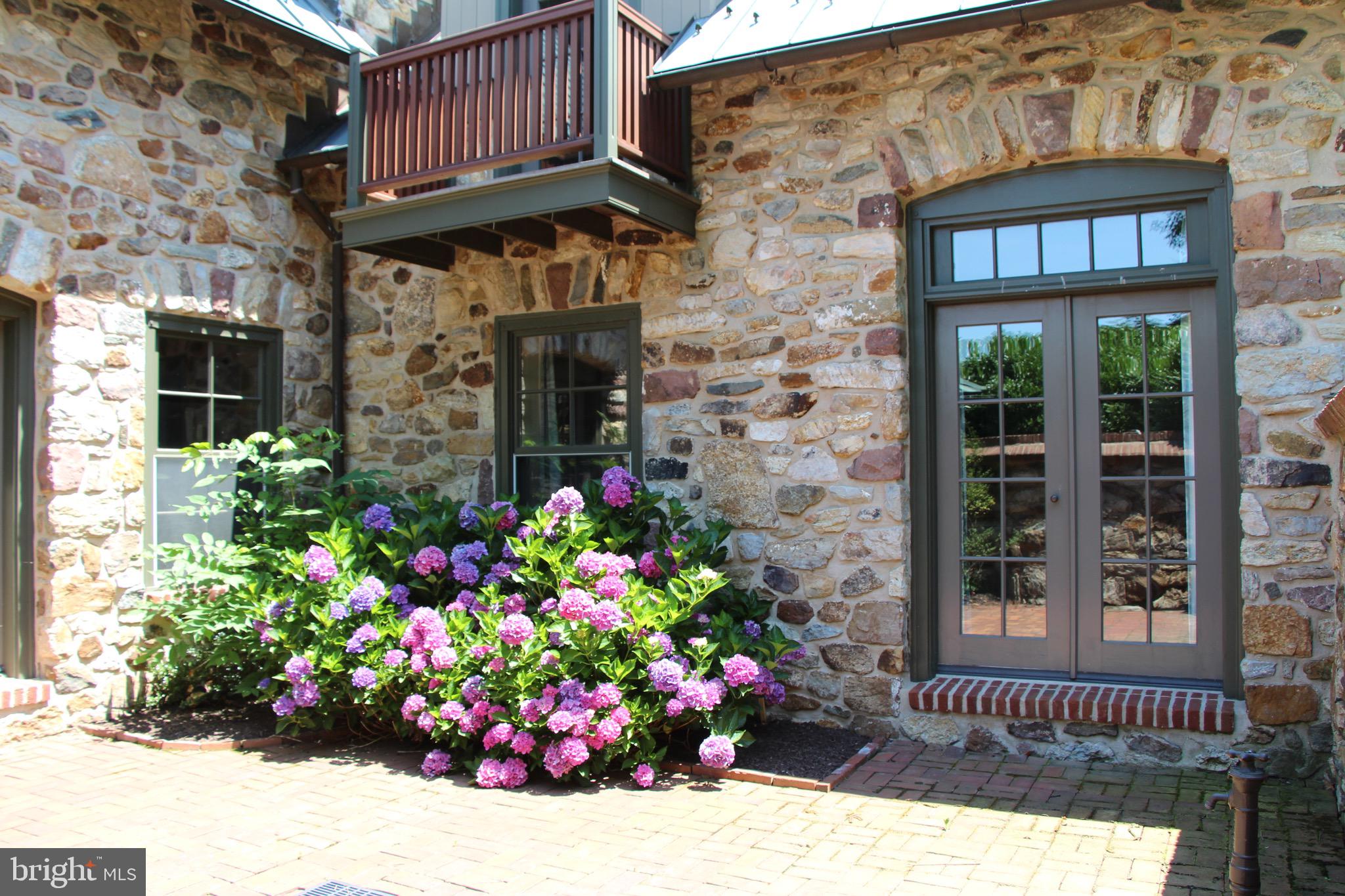 RADNOR HUNT - Residential