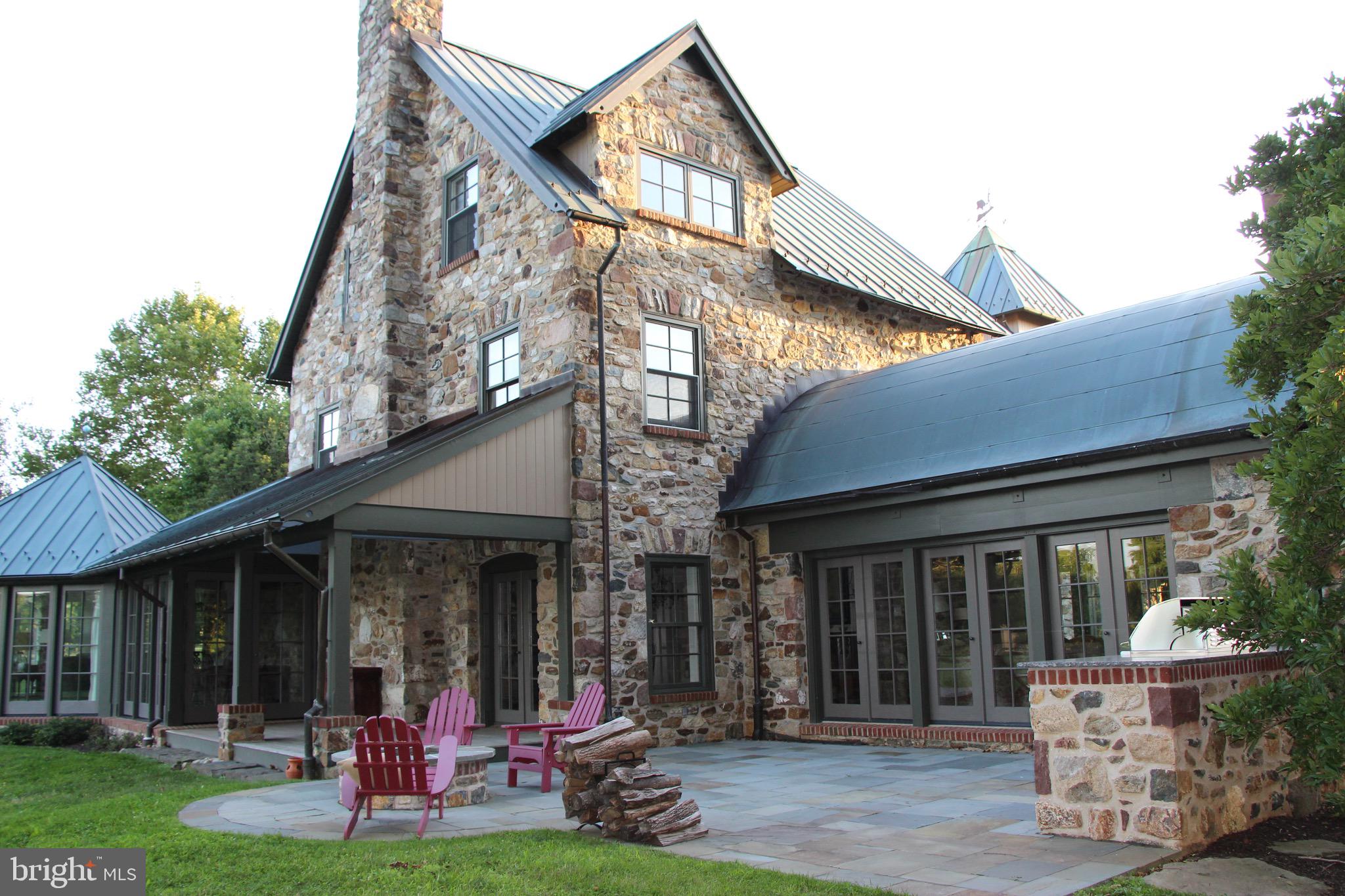 RADNOR HUNT - Residential